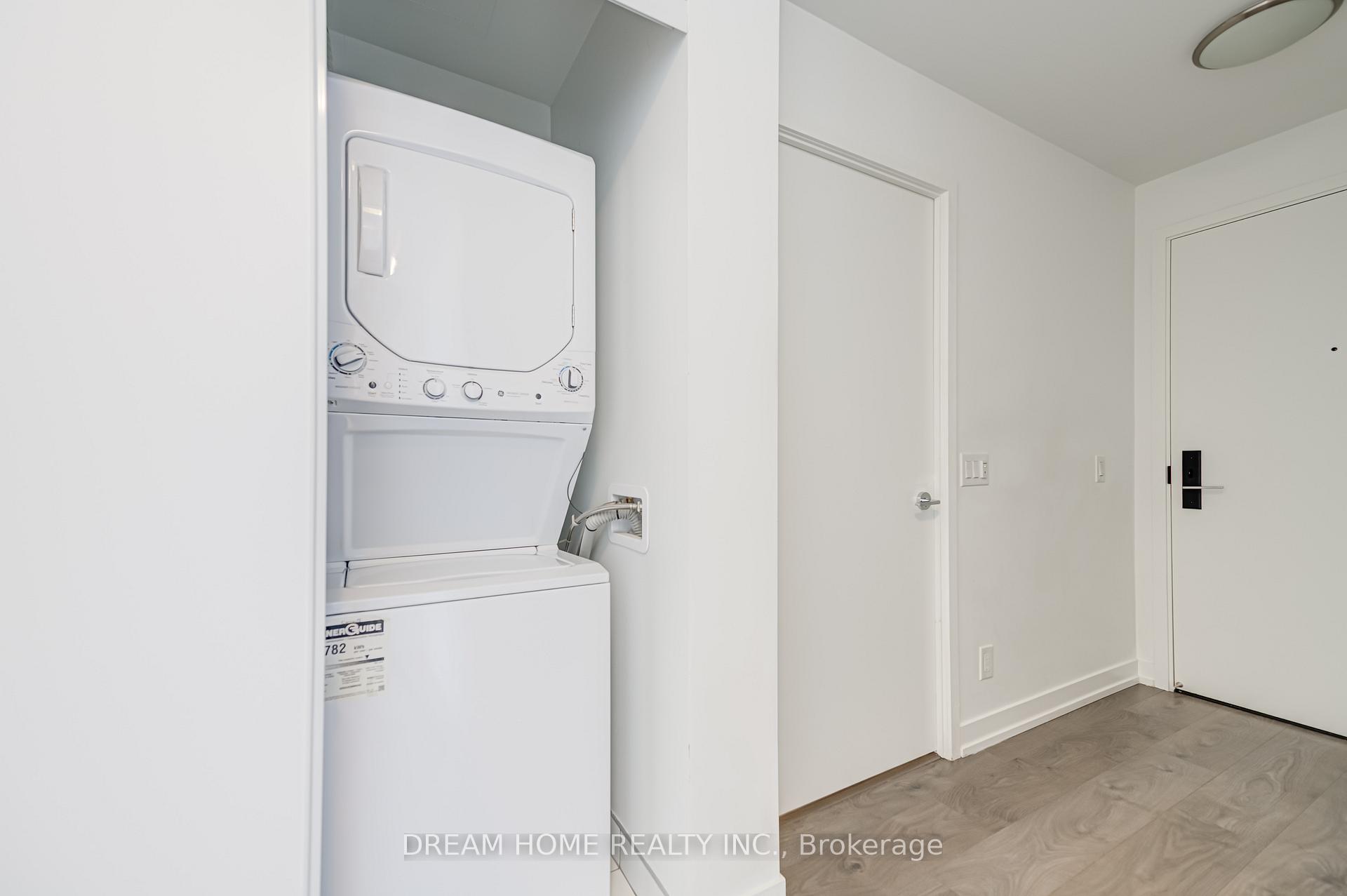 1 Bedroom Condo at 270 Dufferin,  Toronto For sale