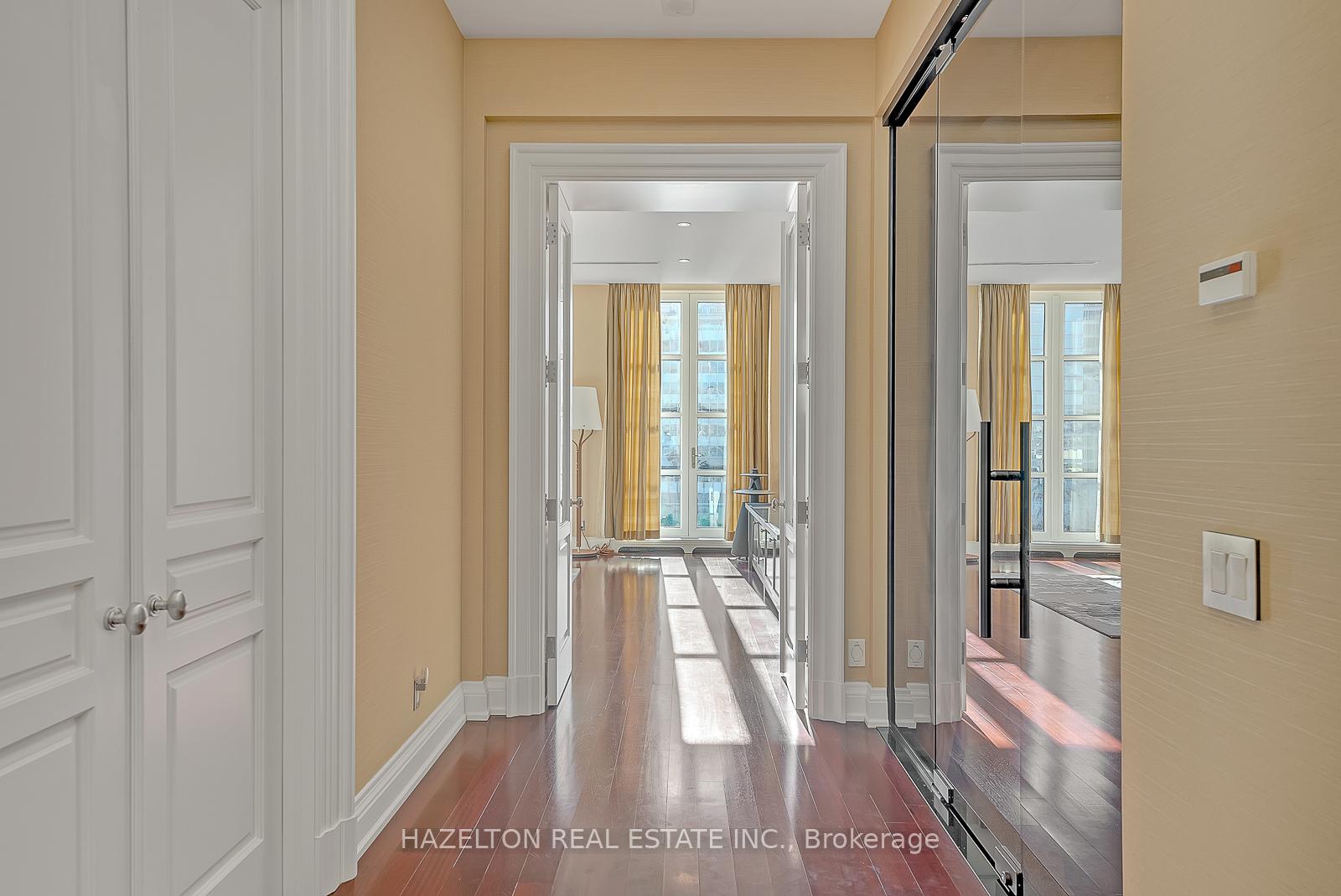 4 Bedrooms Condo at 118 Yorkville, Toronto For sale