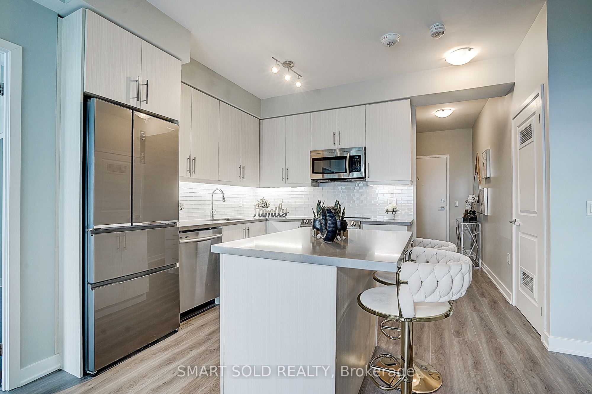 75 Oneida Crescent, #1511