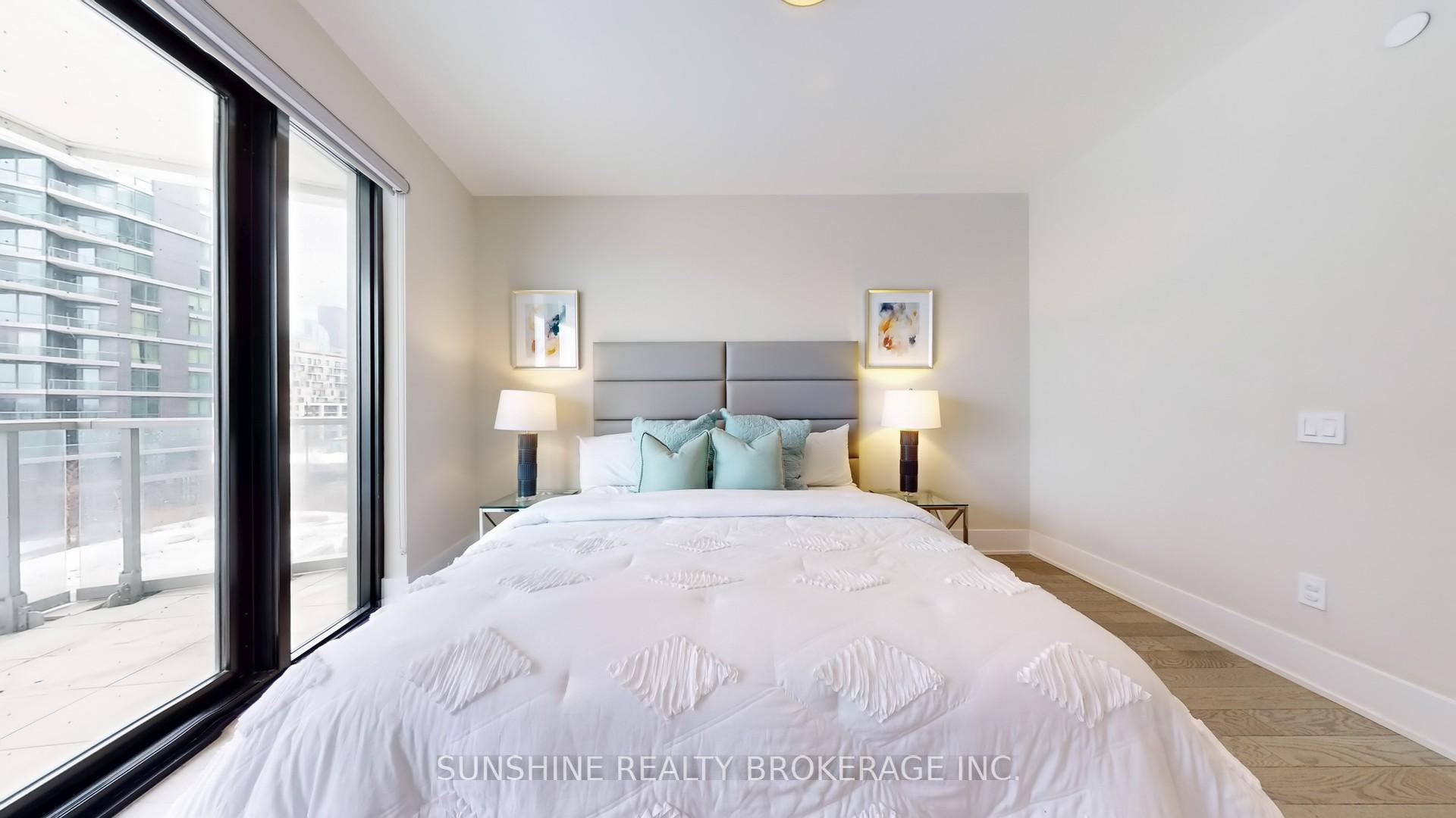 3 Bedrooms Condo at 118 Merchants’ Wharf, Toronto For sale