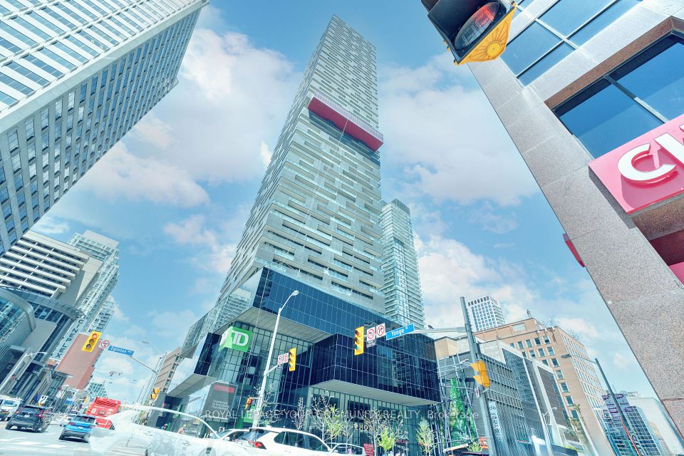 8 Eglinton Avenue