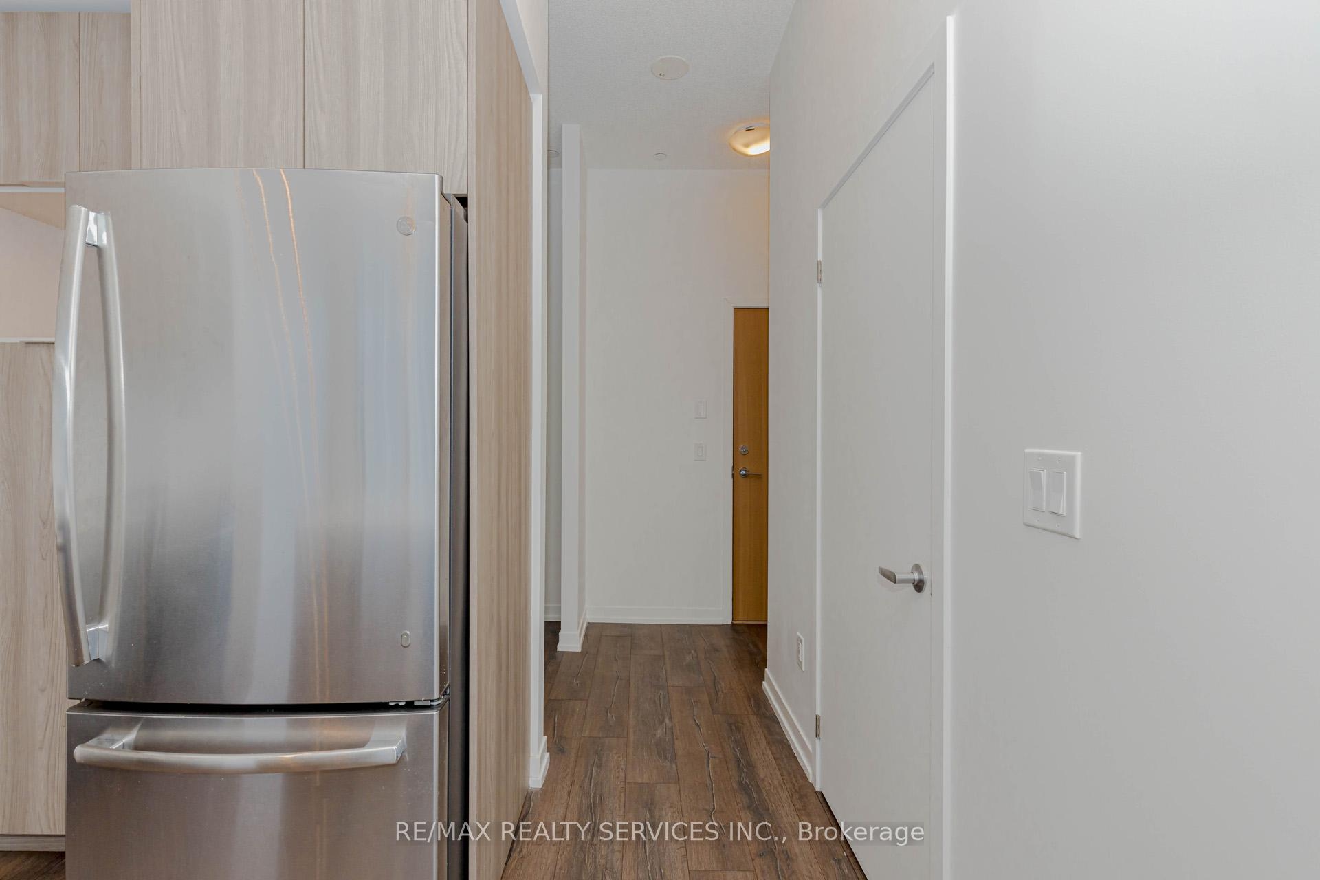 2 Bedrooms Condo at 2520 Eglington,  Mississauga For sale