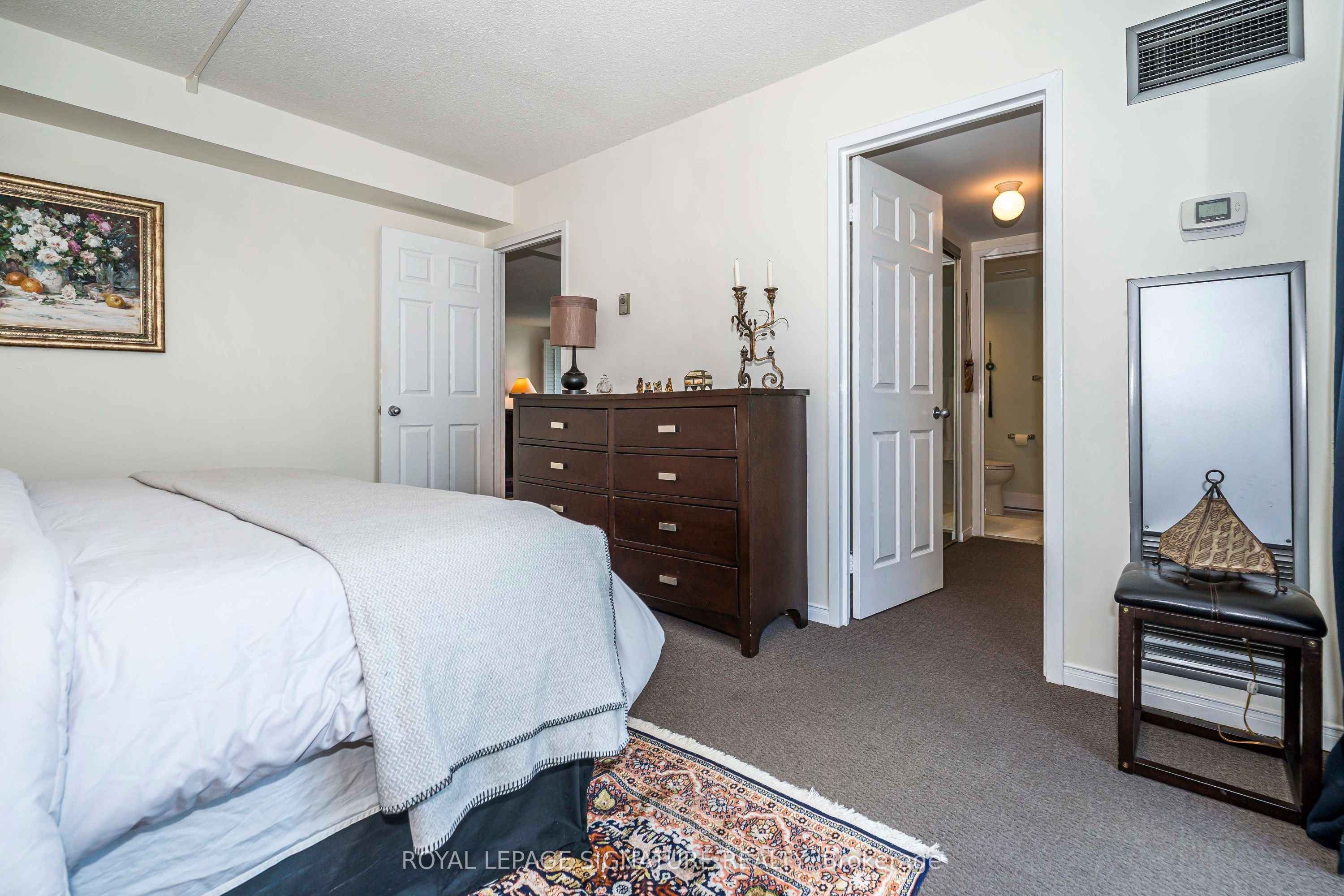 99 Harbour Square, #1812