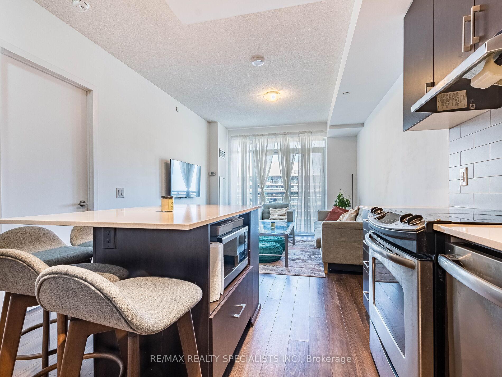2 Bedrooms Condo at 2560 Eglinton, Mississauga For sale