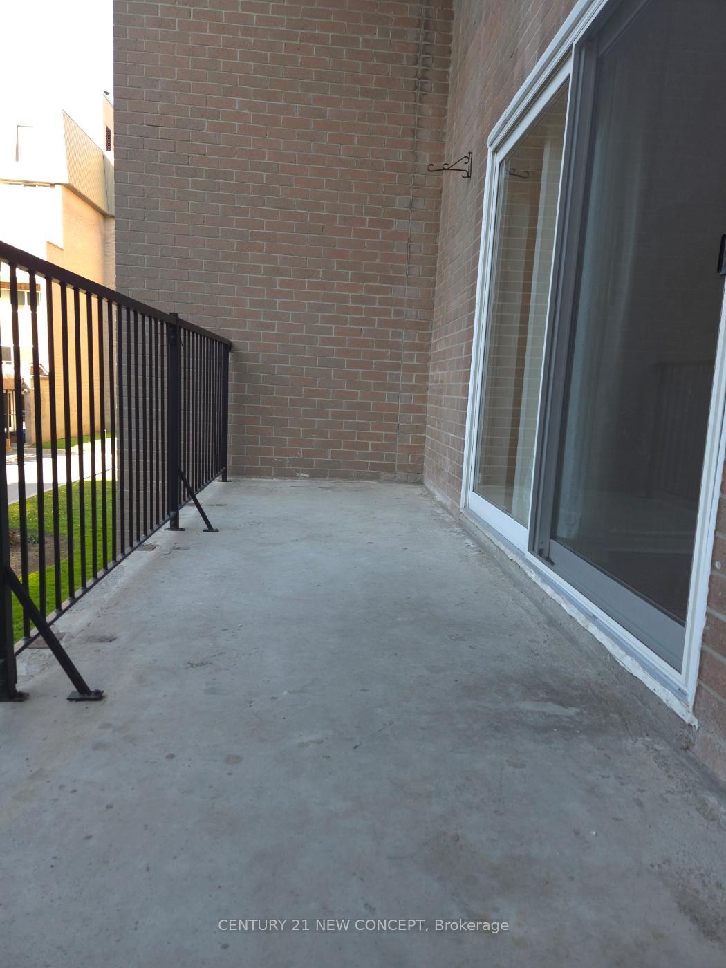 5 Bedrooms Condo at 165 Cherokee, Toronto For sale