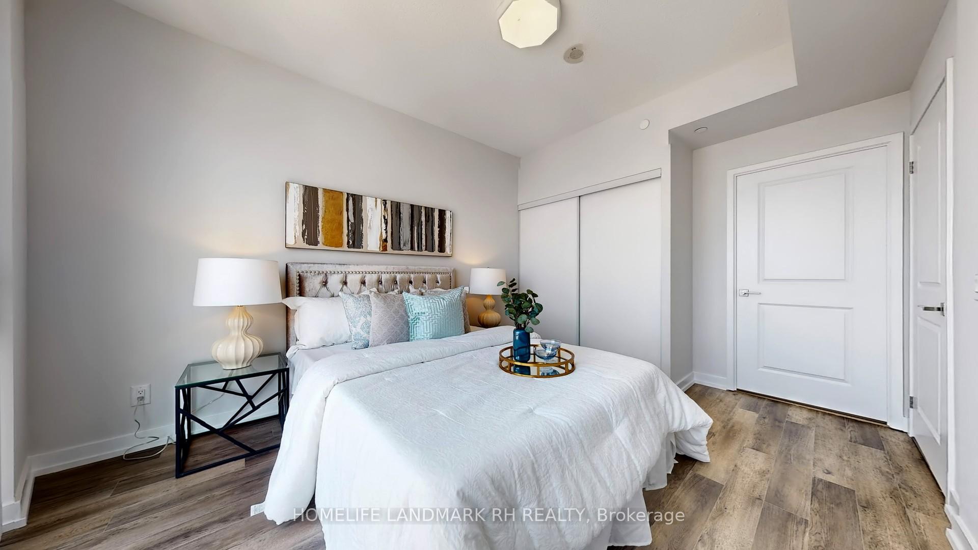 3 Bedrooms Condo at 510 Curran, Mississauga For sale