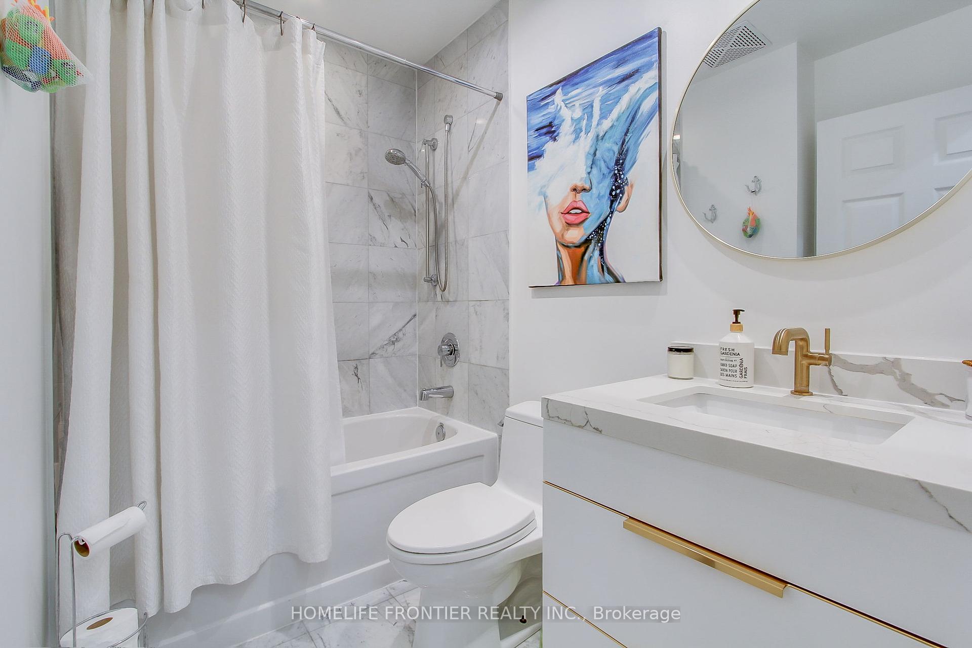 2 Bedrooms Condo at 35 Balmuto,  Toronto For sale