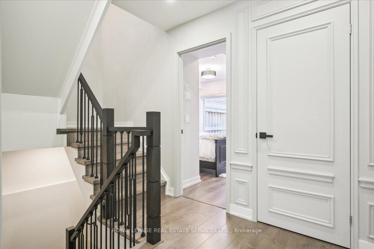4 Bedrooms Condo at 1121 Cooke, Burlington For sale