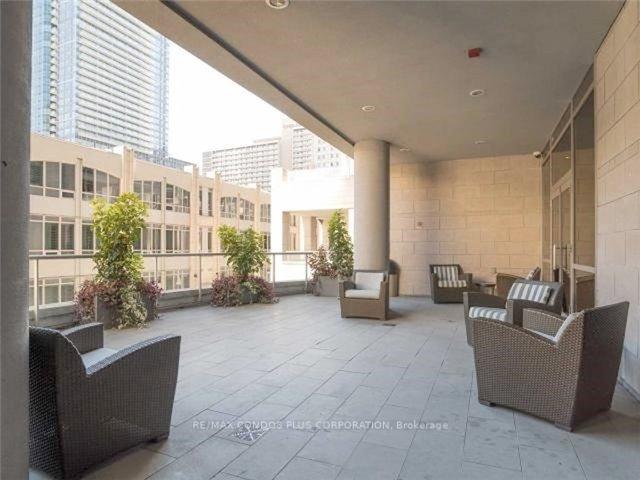 2 Bedrooms Condo at 763 Bay, Toronto For sale
