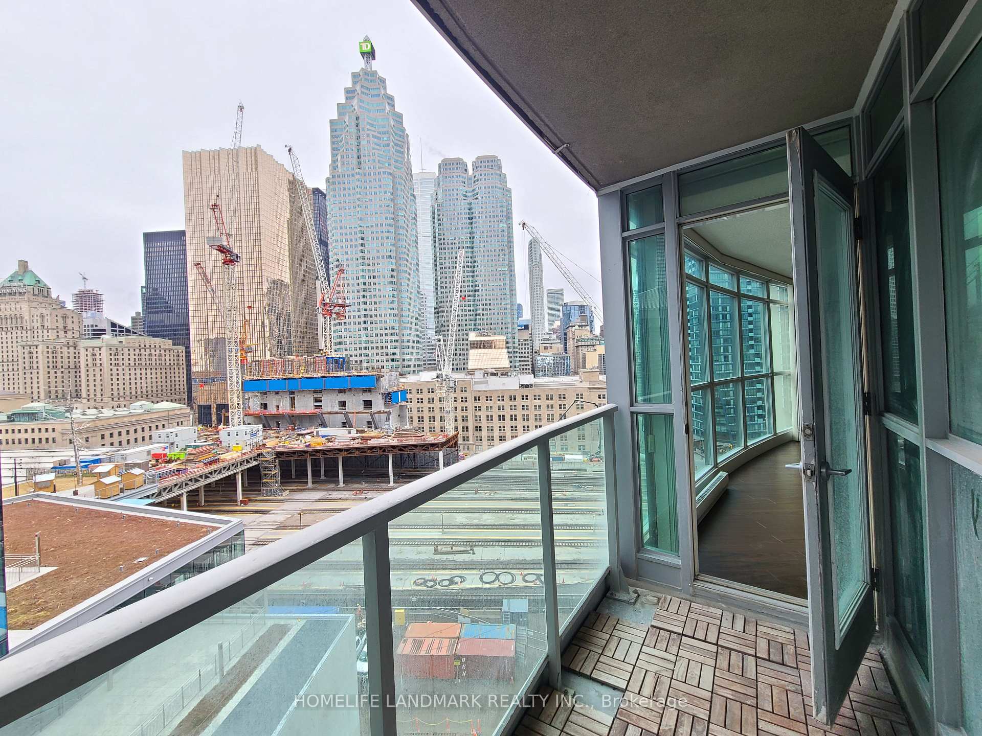 1 Bedroom Condo at 18 Yonge, Toronto For sale