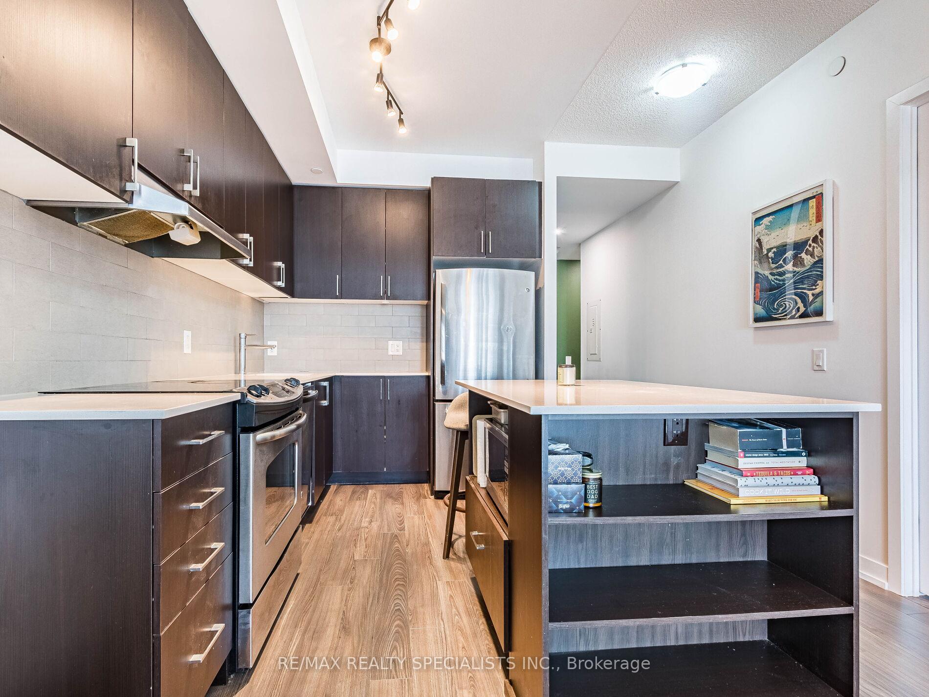 2 Bedrooms Condo at 2560 Eglinton, Mississauga For sale