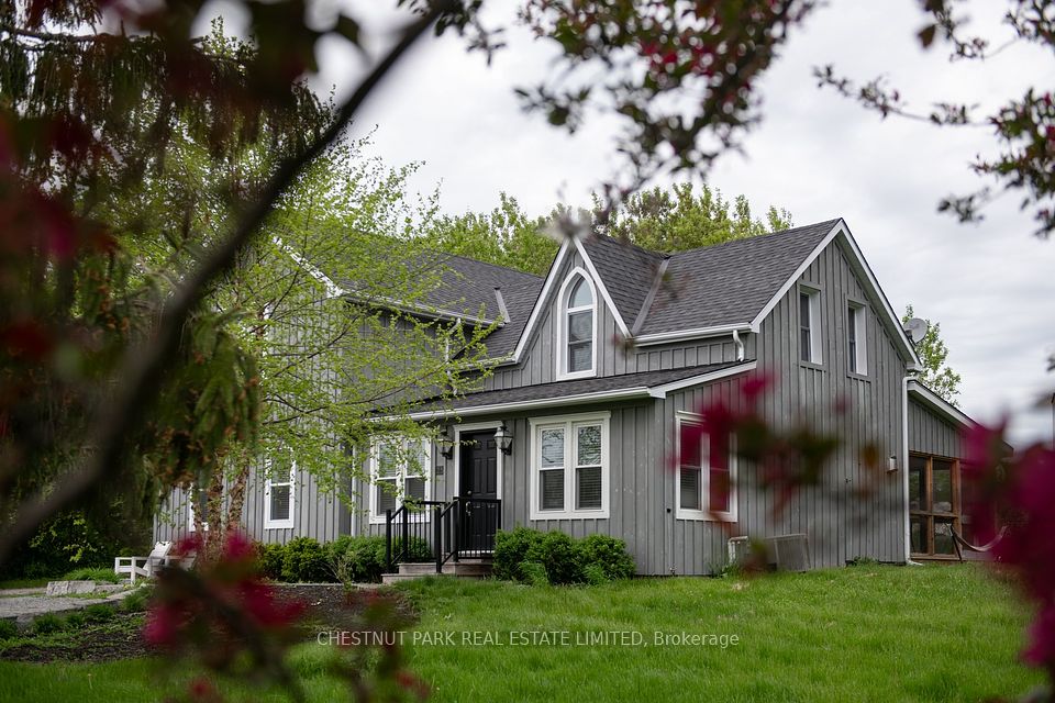 25 Stanley Street, Prince Edward County, ON K0K 1G0