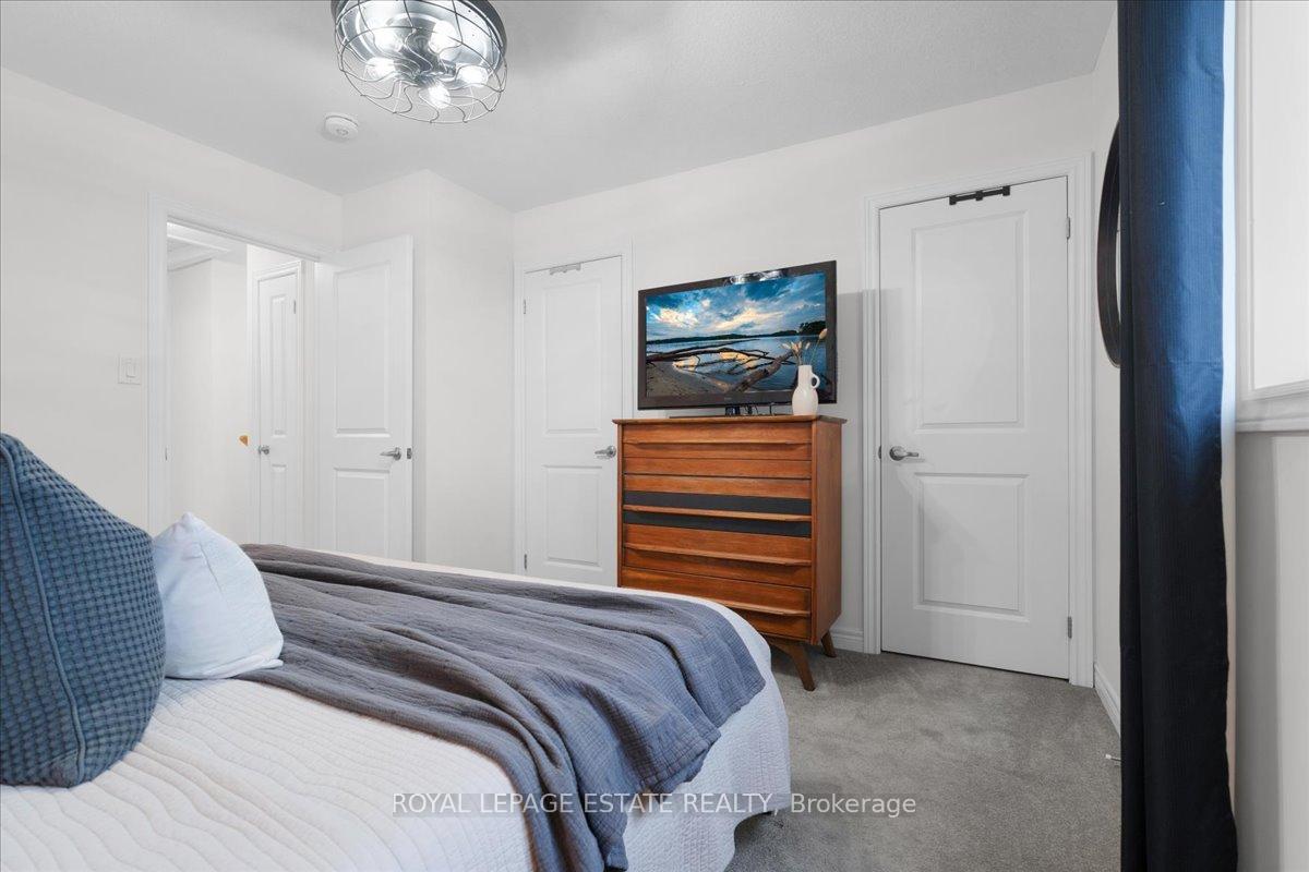 3 Bedrooms Condo at 39 Radison, Hamilton For sale