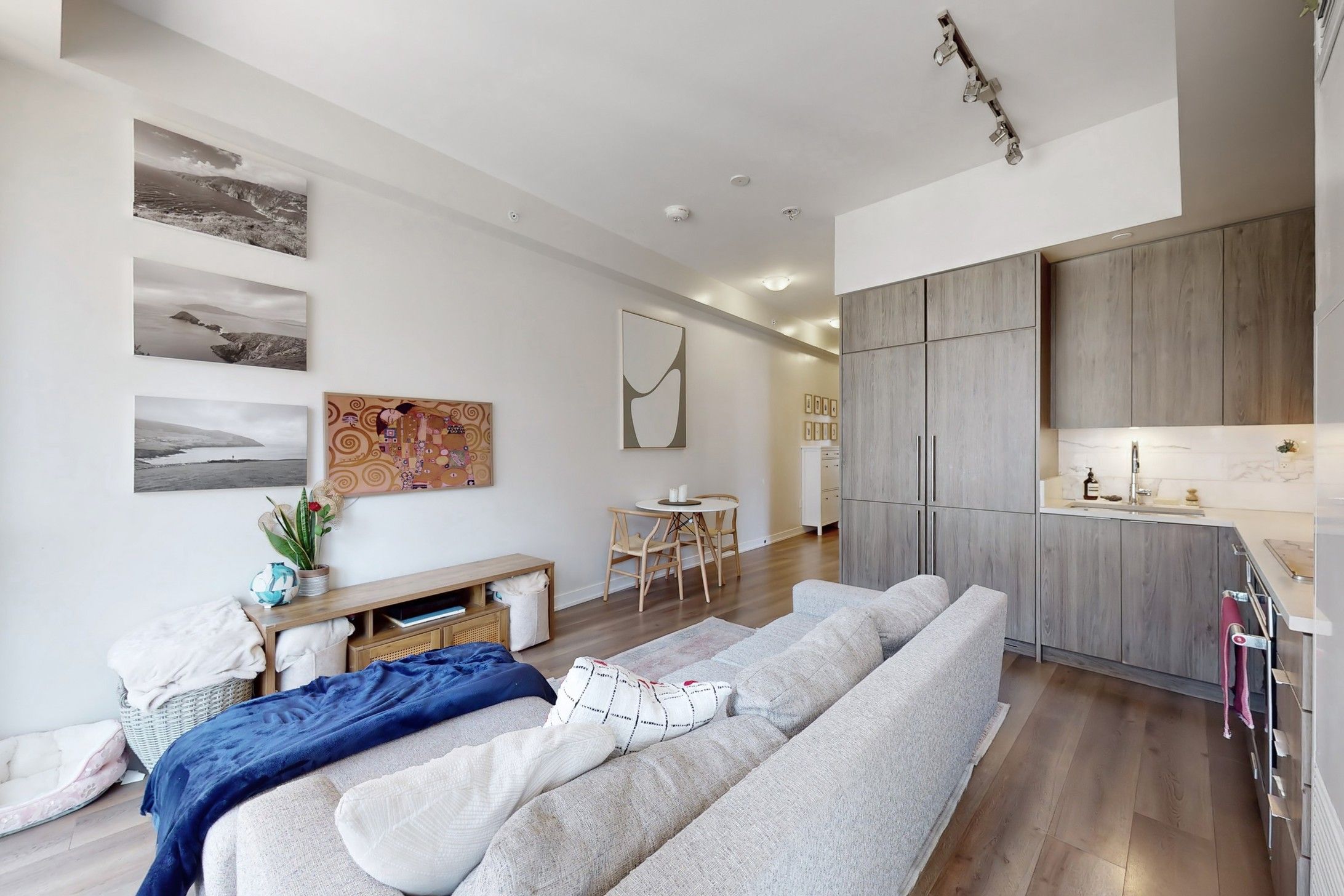38 Iannuzzi Street 721