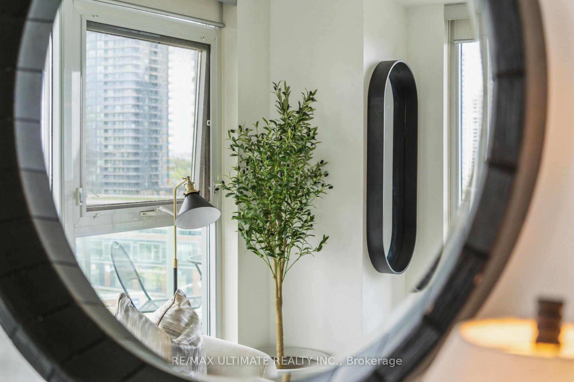 2 Bedrooms Condo at 33 Shore Breeze, Toronto For sale