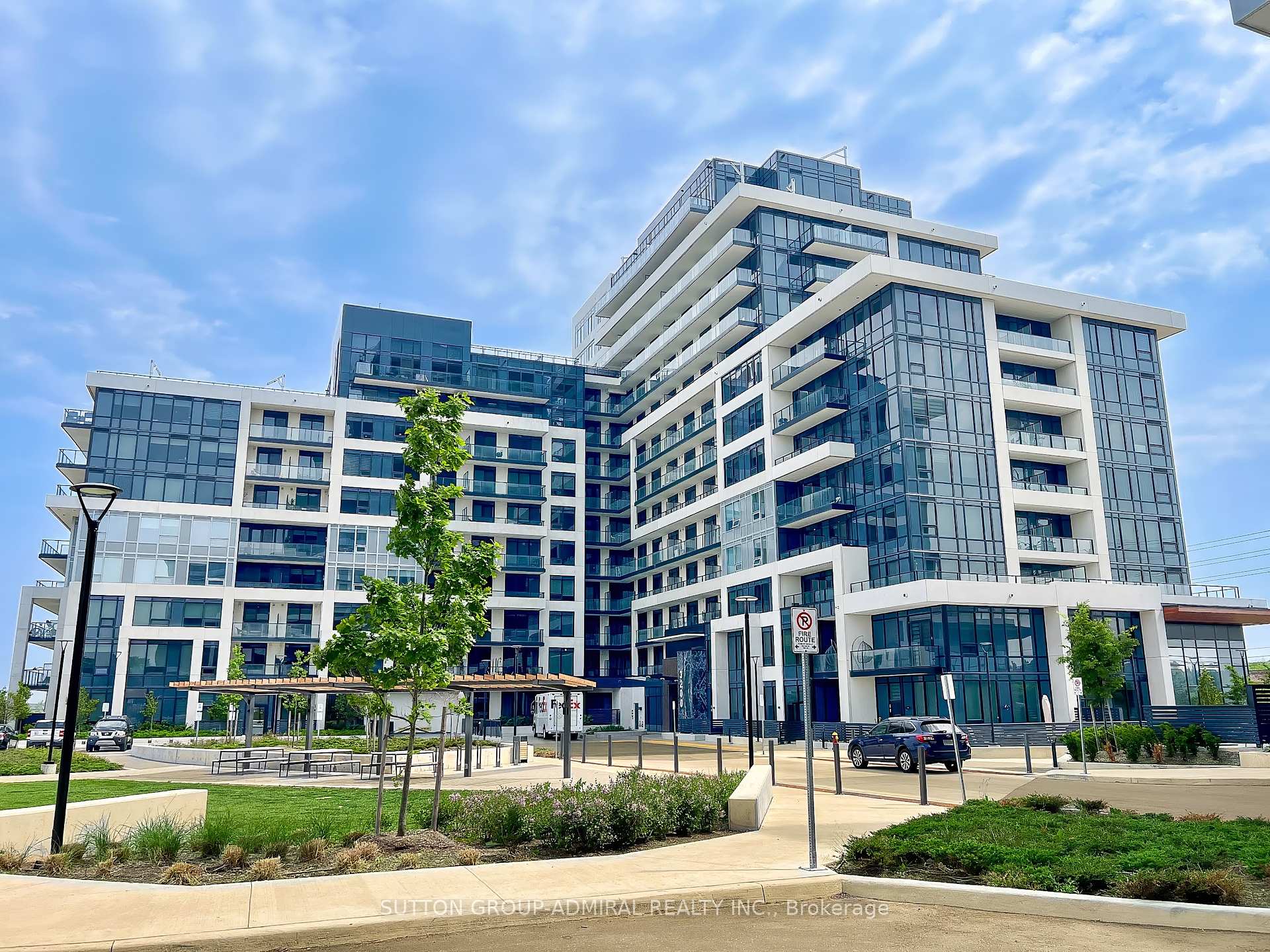 2 Bedrooms Condo at 3220 William Colston, Oakville For sale