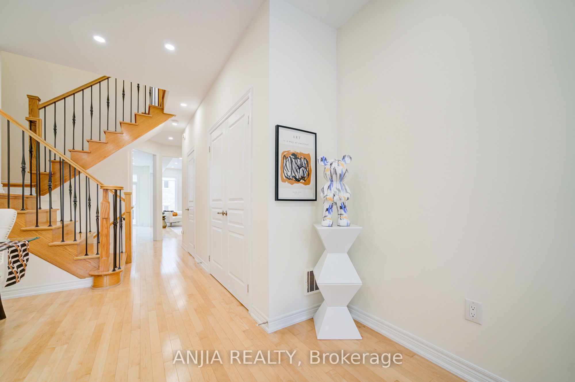 8 Wagner Drive