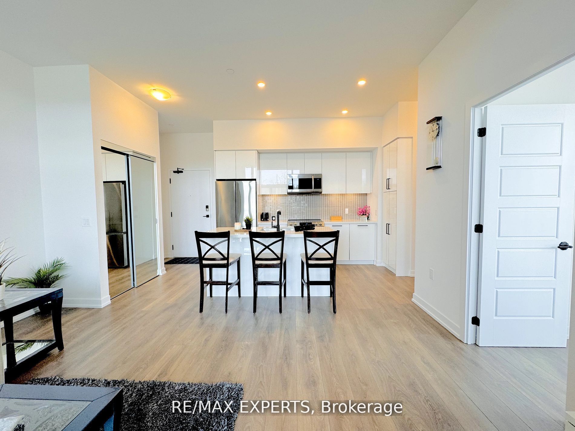 415 Sea Ray Avenue 105