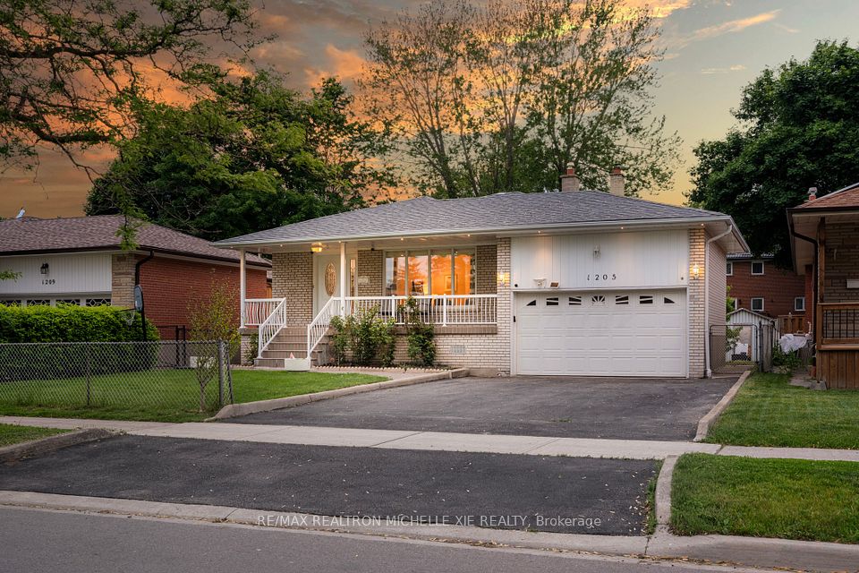 1205 Forestwood