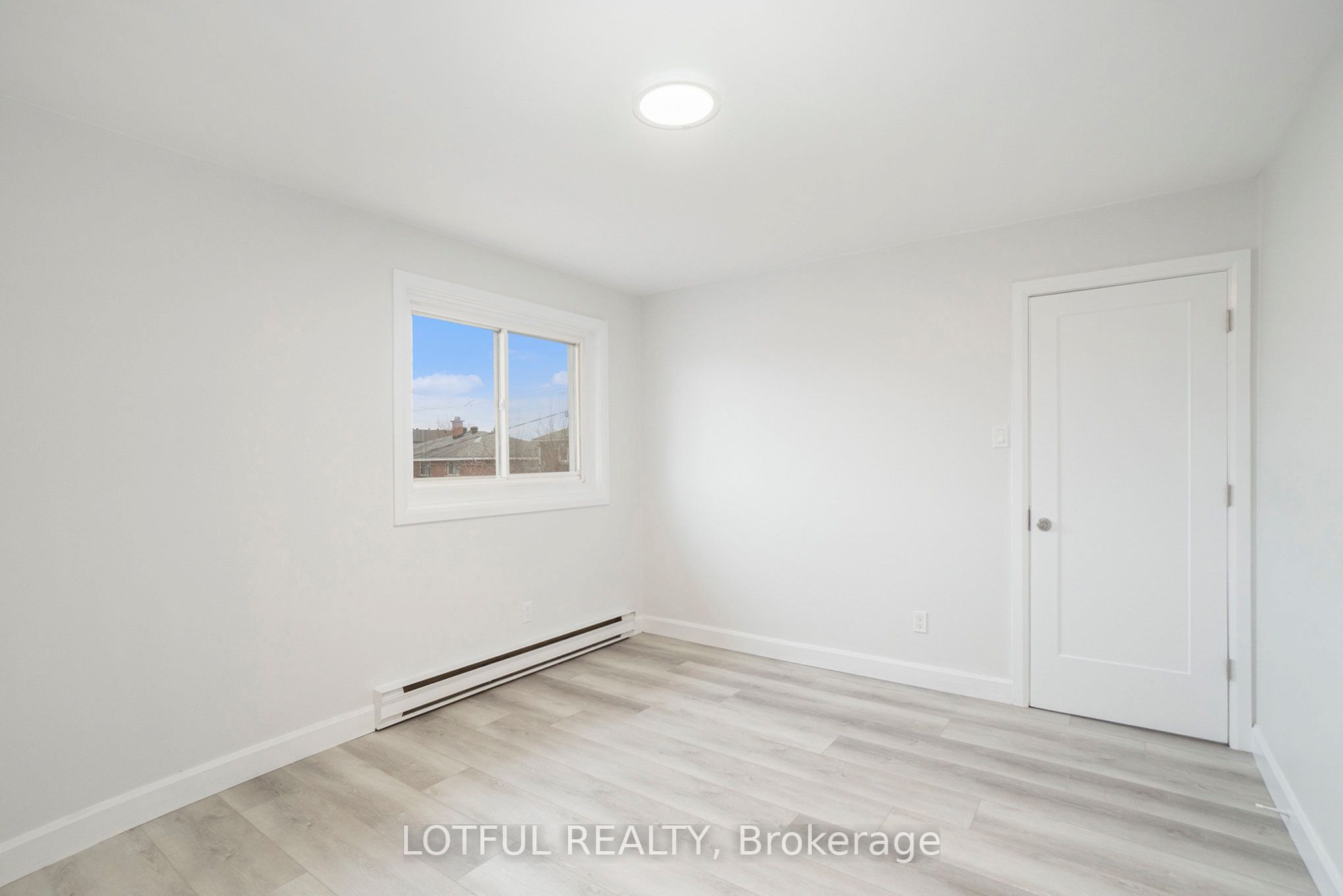 484 Queen Mary Street #6, Overbrook - Castleheights and Area 3502 - Overbrook/Castle Heights