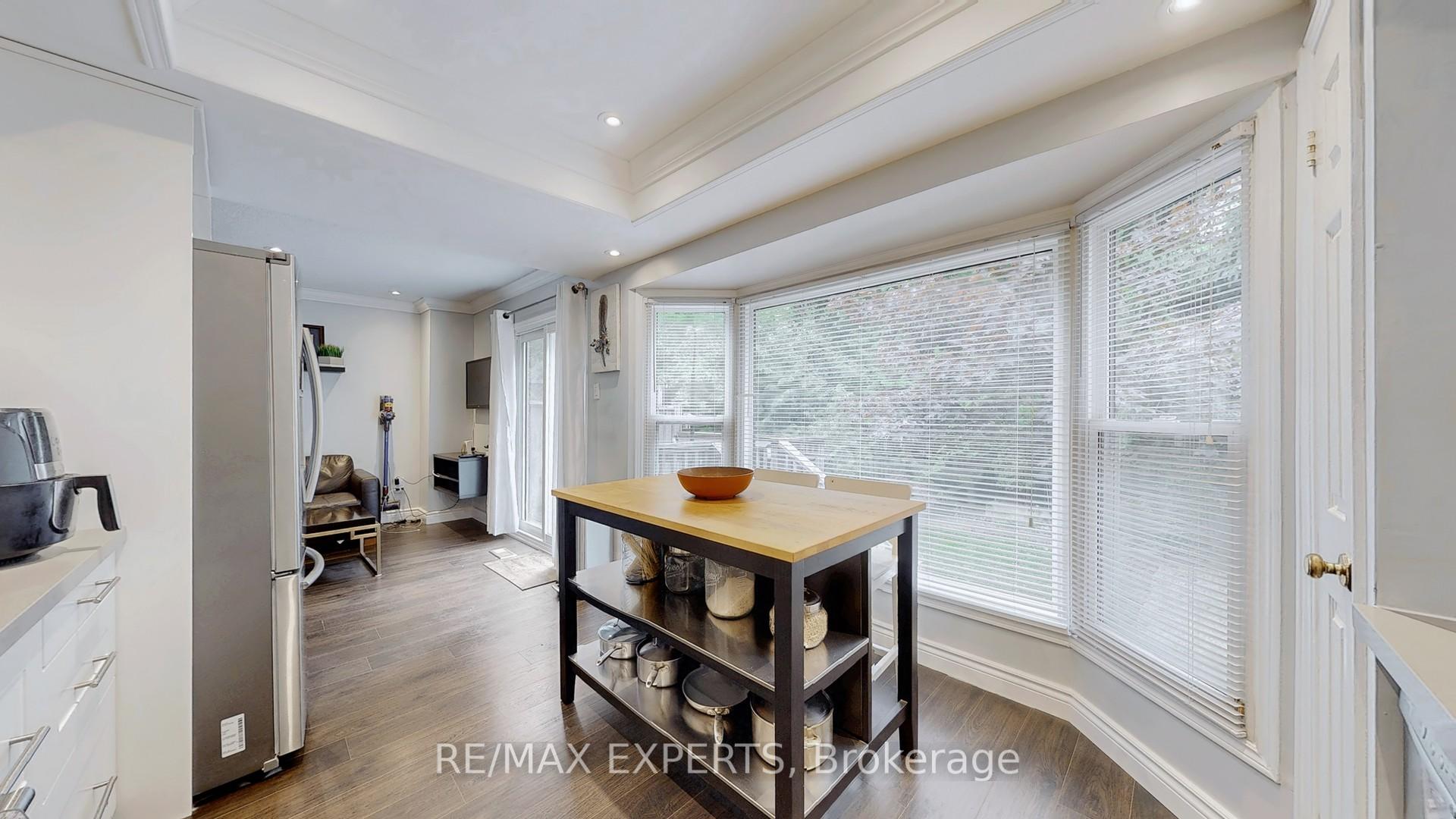 3 Bedrooms Condo at 43 Tamarack, Toronto For sale