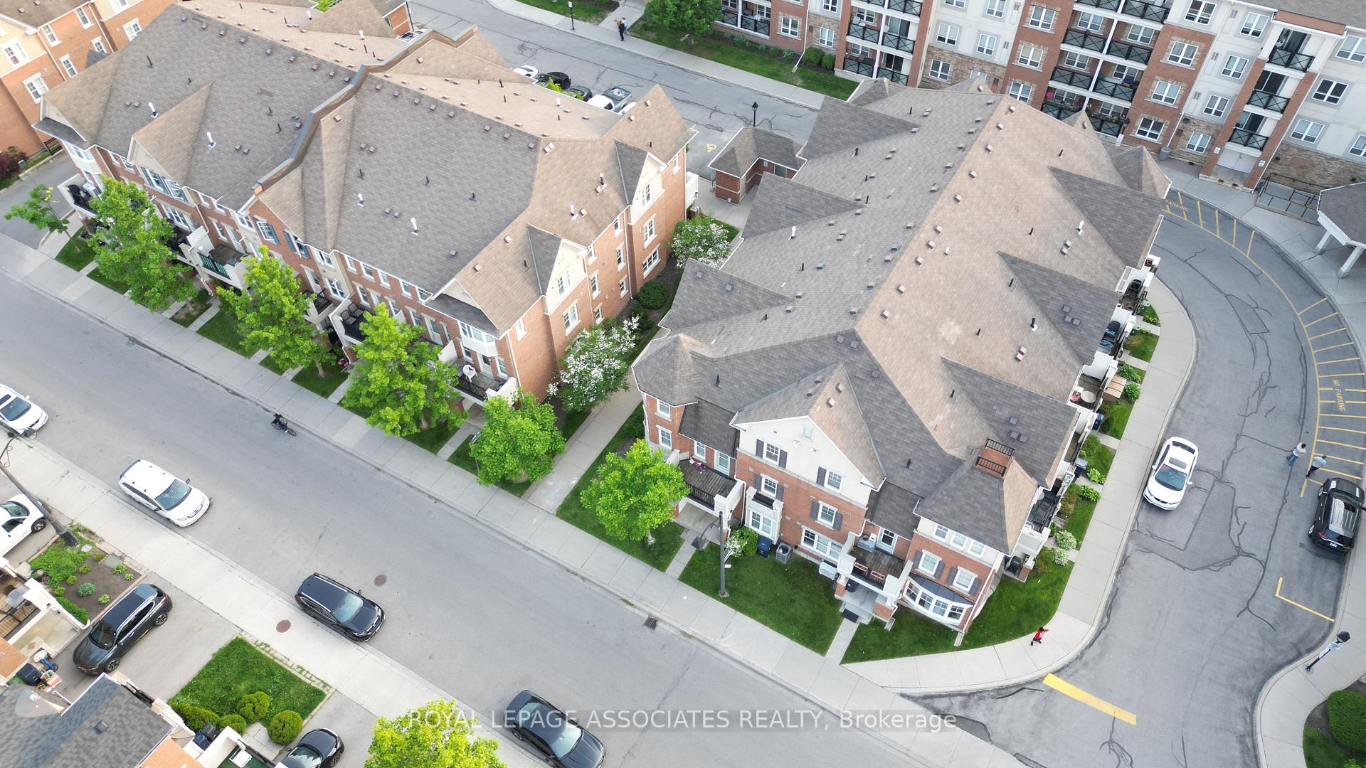 2 Bedrooms Condo at 50 Mendelssohn, Toronto For sale