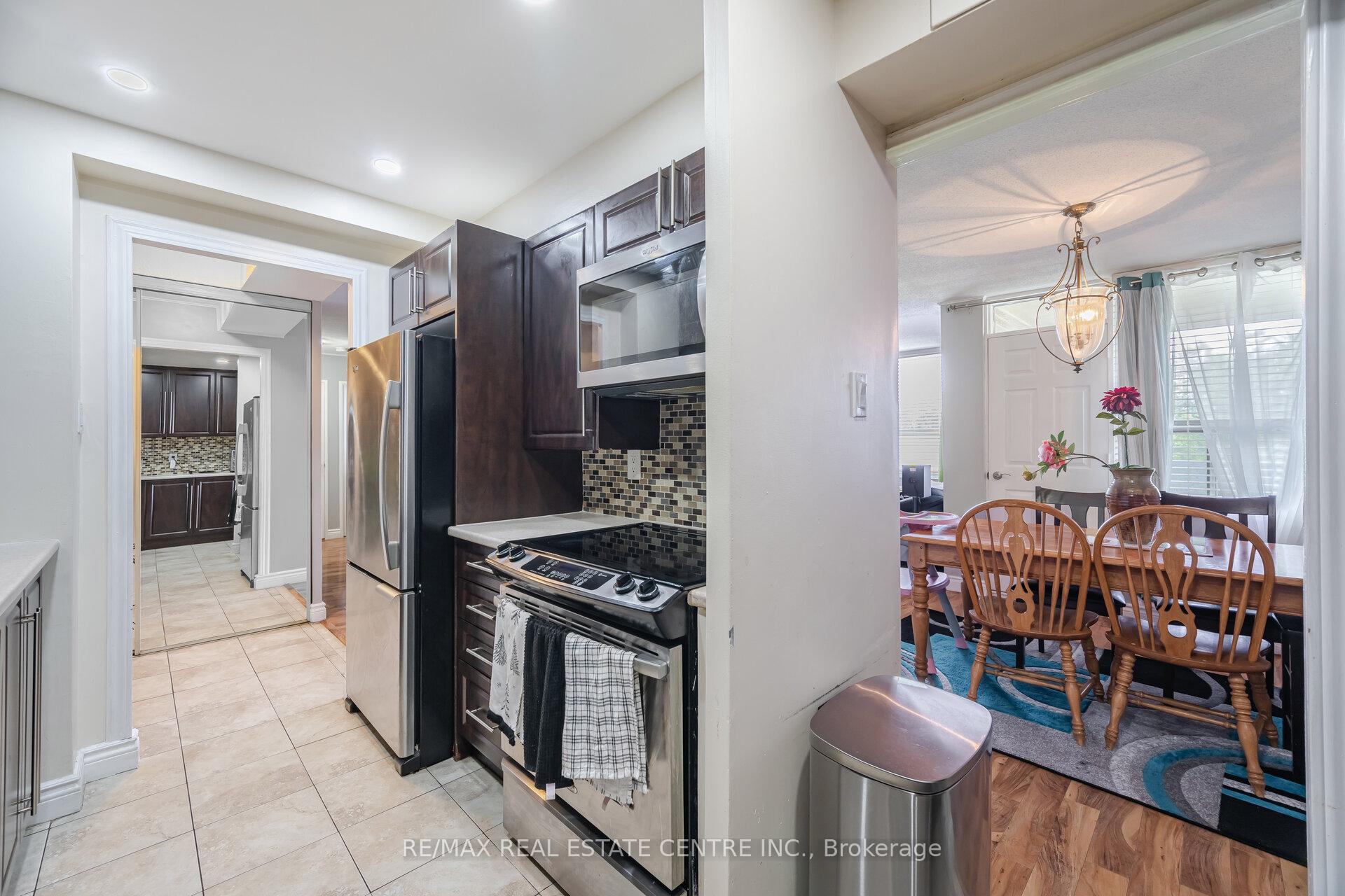 2 Bedrooms Condo at 2825 Islington, Toronto For sale