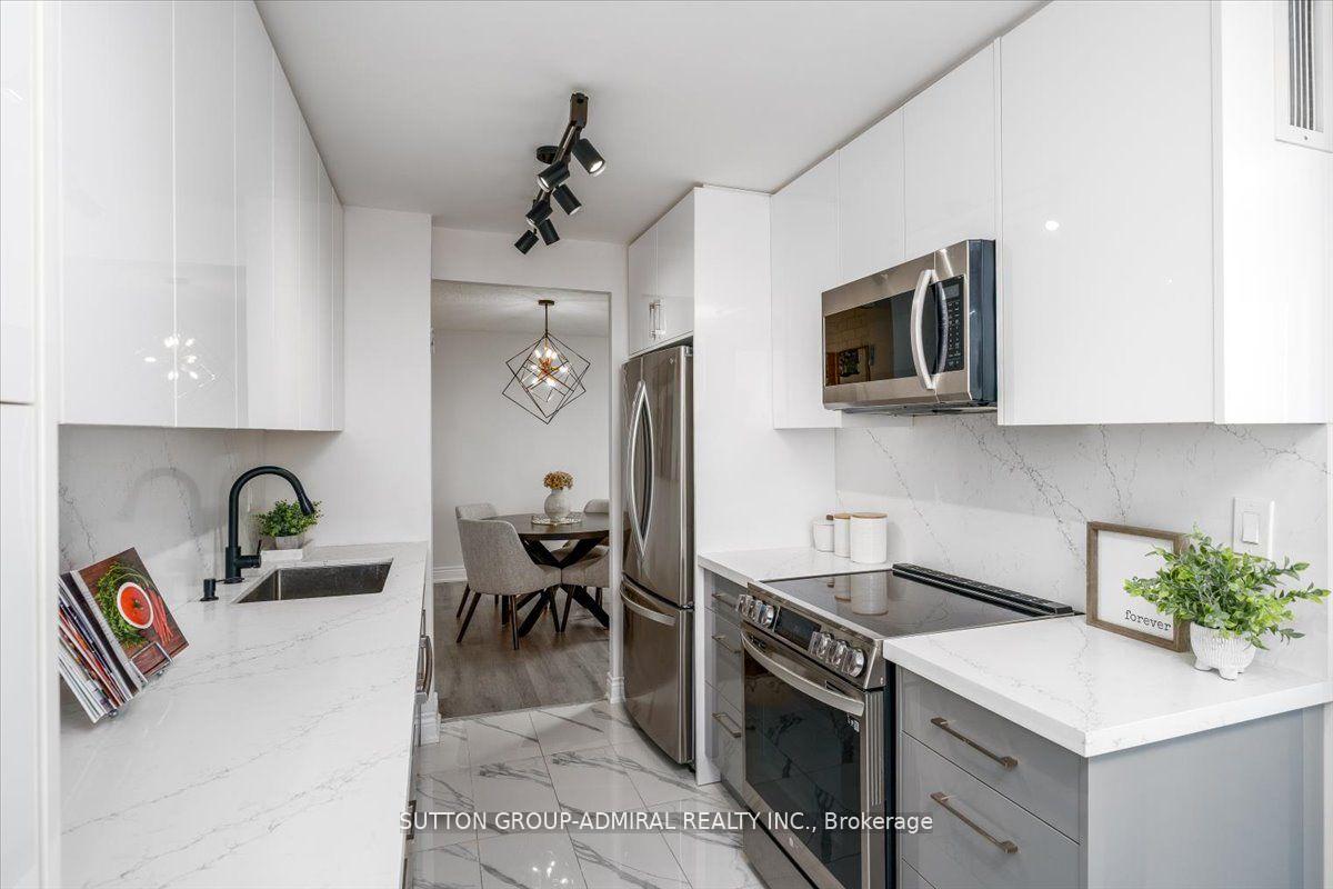 3 Bedrooms Condo at 133 Torresdale, Toronto For sale