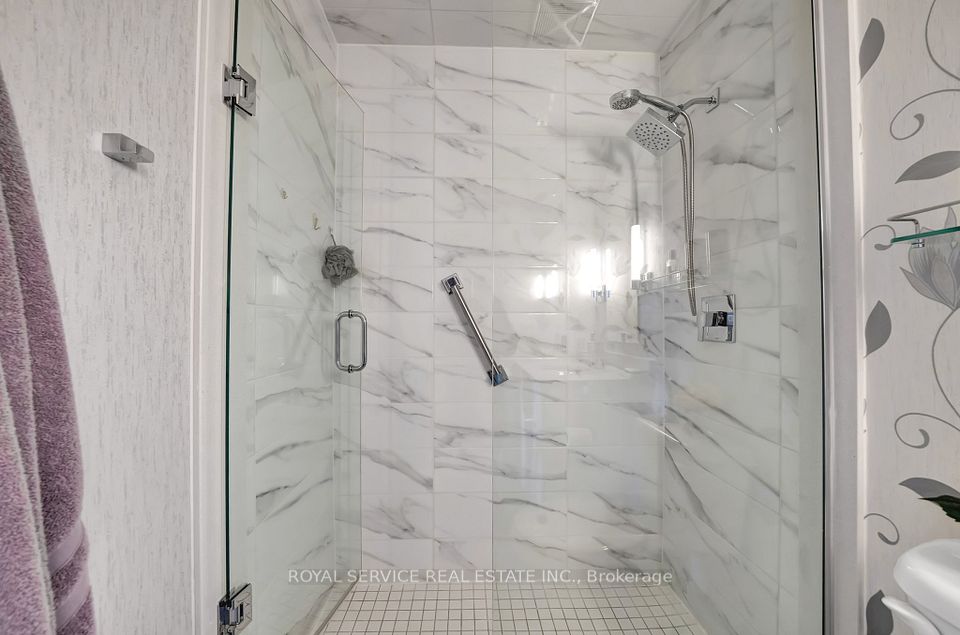 Large Walk In Shower