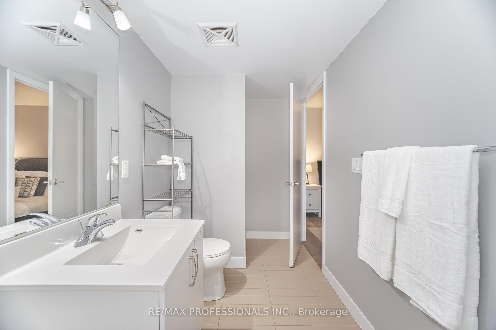 2 Bedrooms Condo at 155 Legion, Toronto For sale