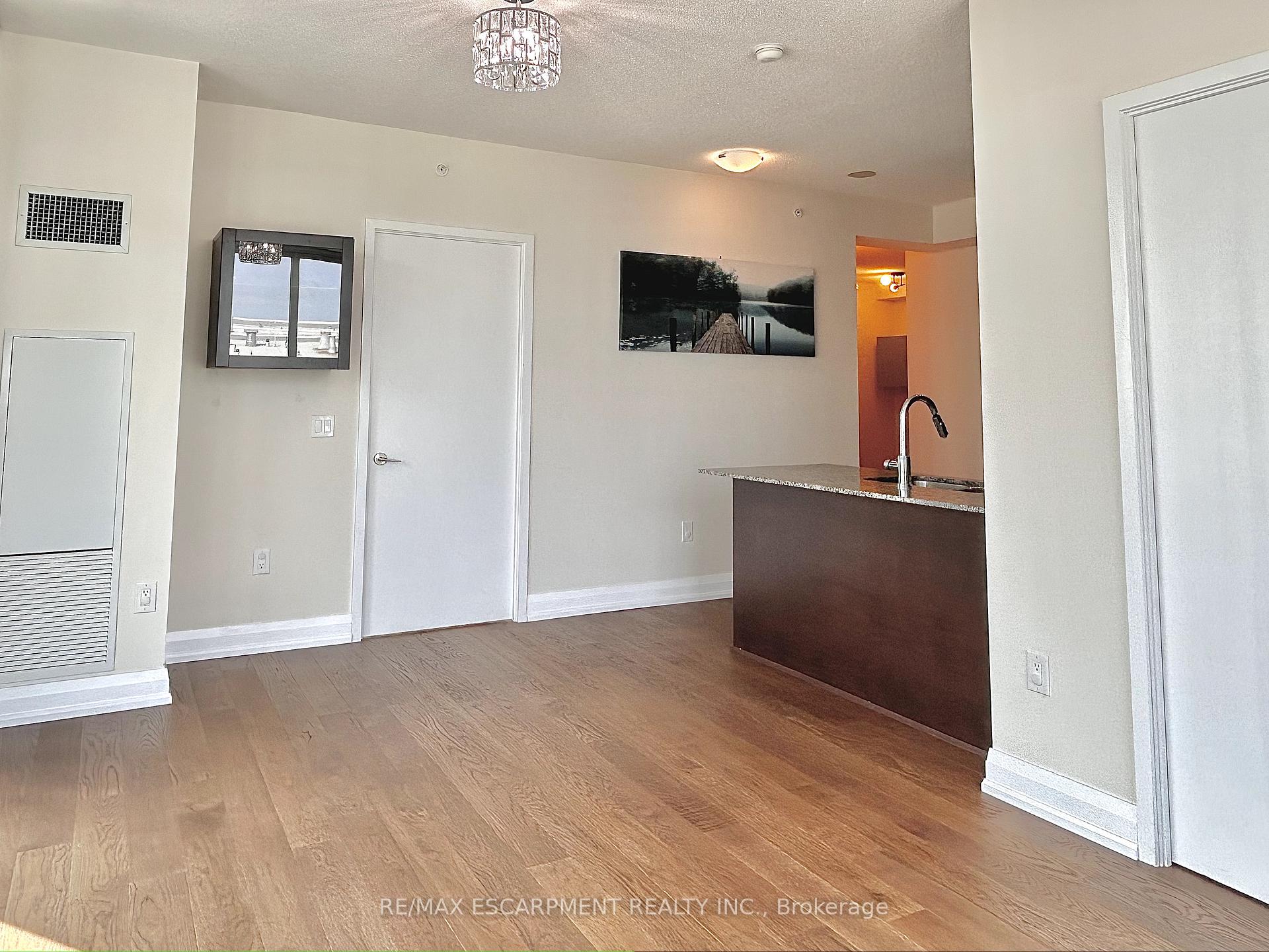3 Bedrooms Condo at 3975 Grand Park, Mississauga For sale
