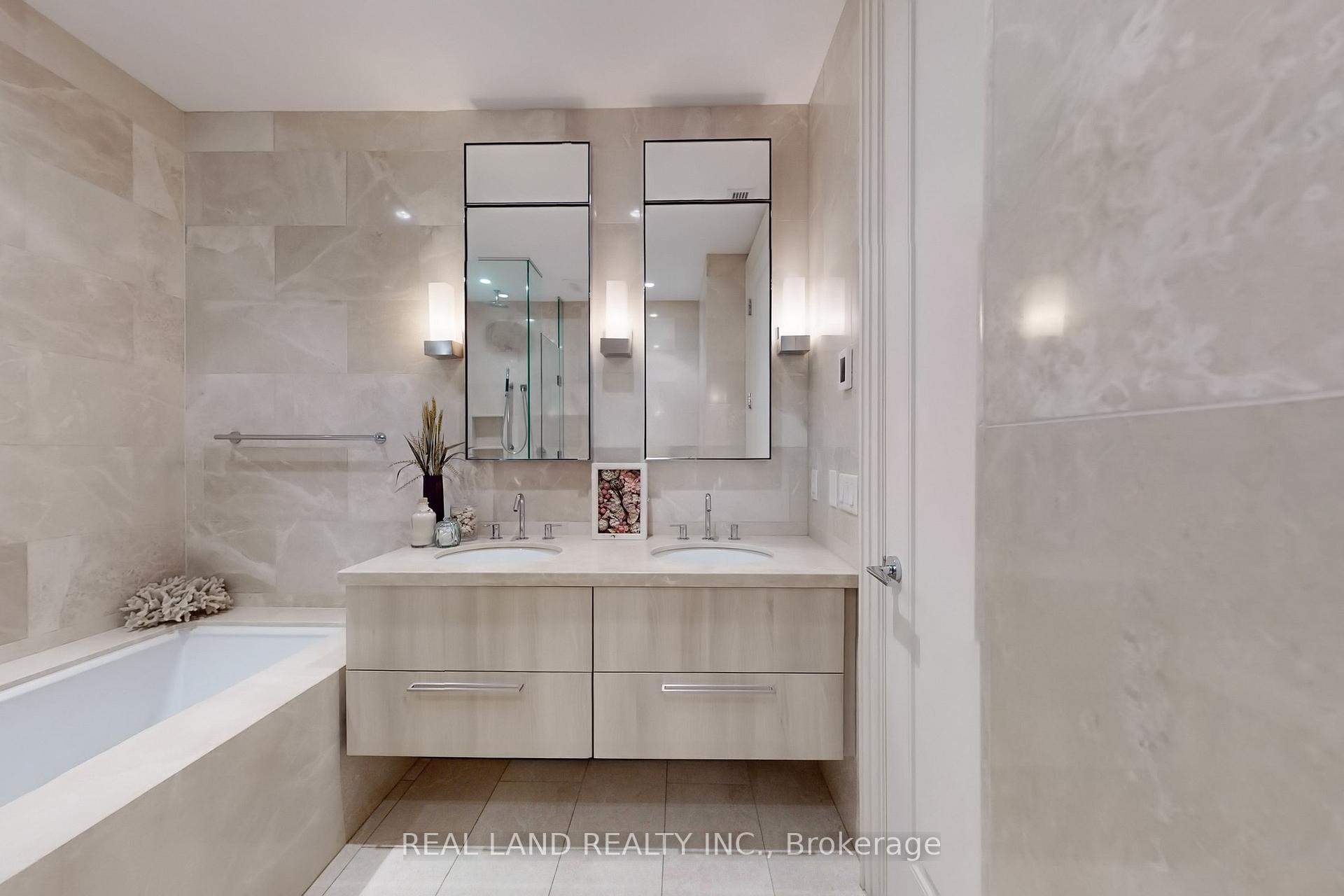 2 Bedrooms Condo at 206 Bloor, Toronto For sale