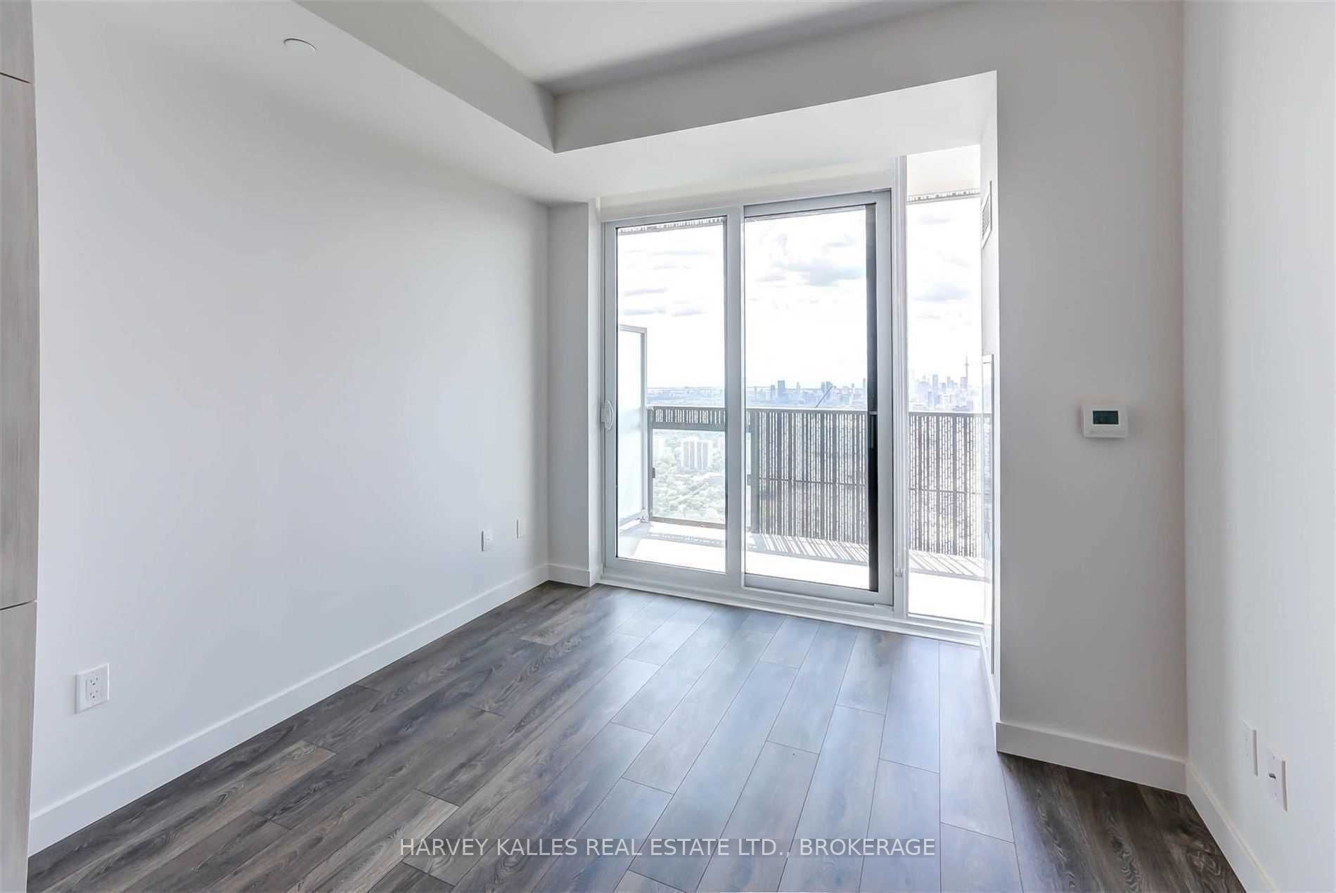 8 Eglinton Avenue E 5201