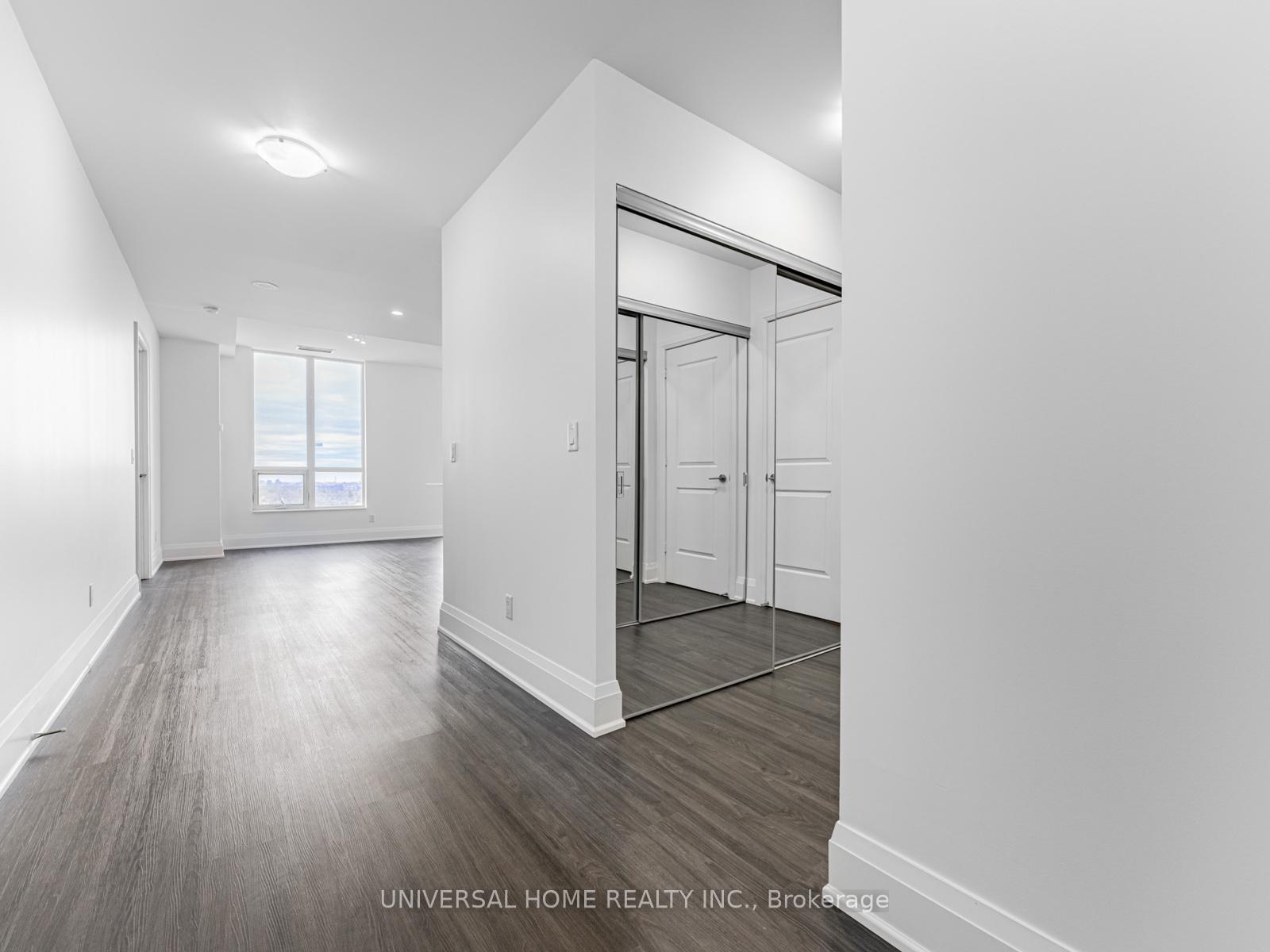 3 Bedrooms Condo at 100 Harrison Garden,  Toronto For sale