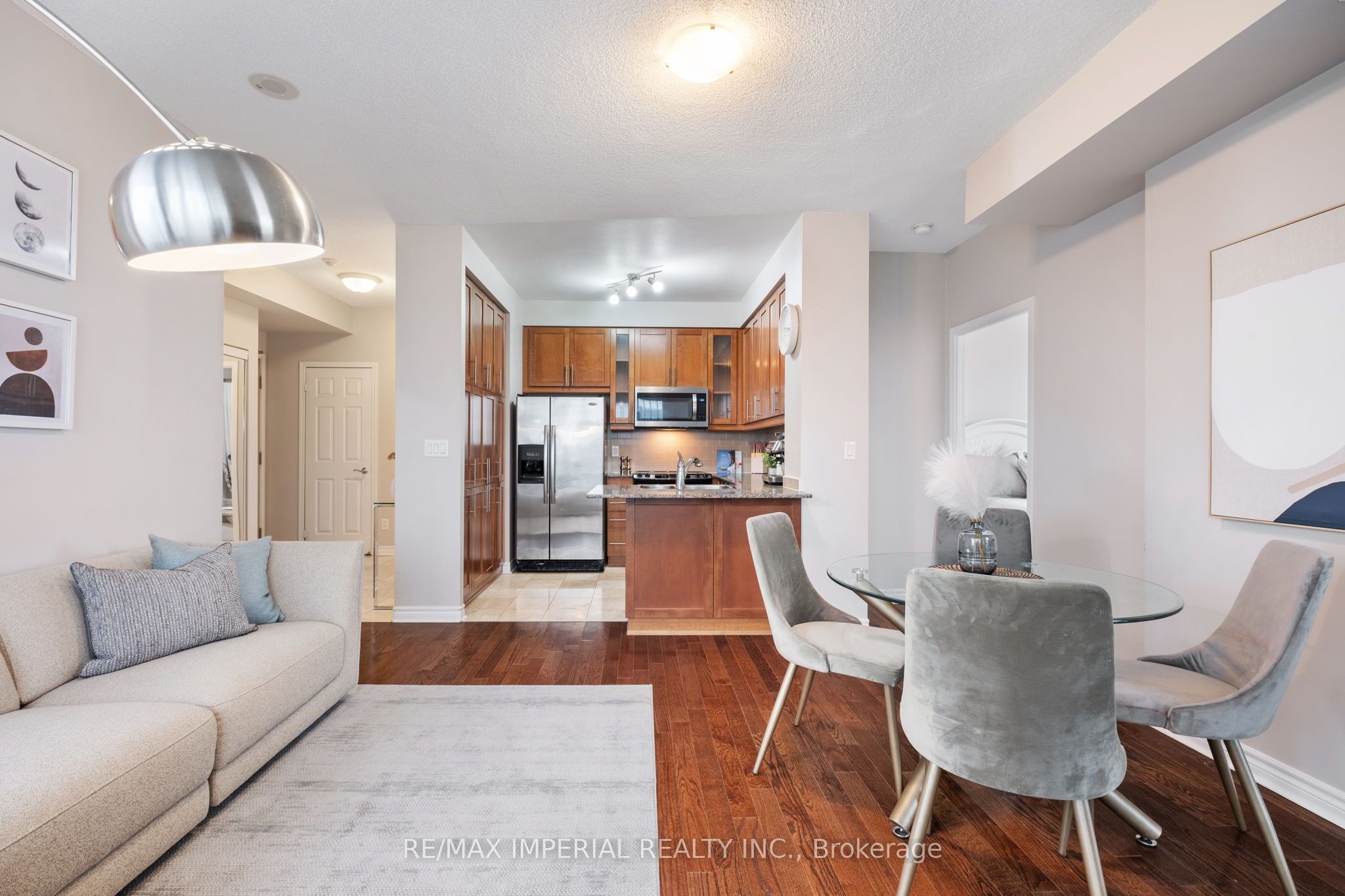 18 Holmes Avenue, #2210