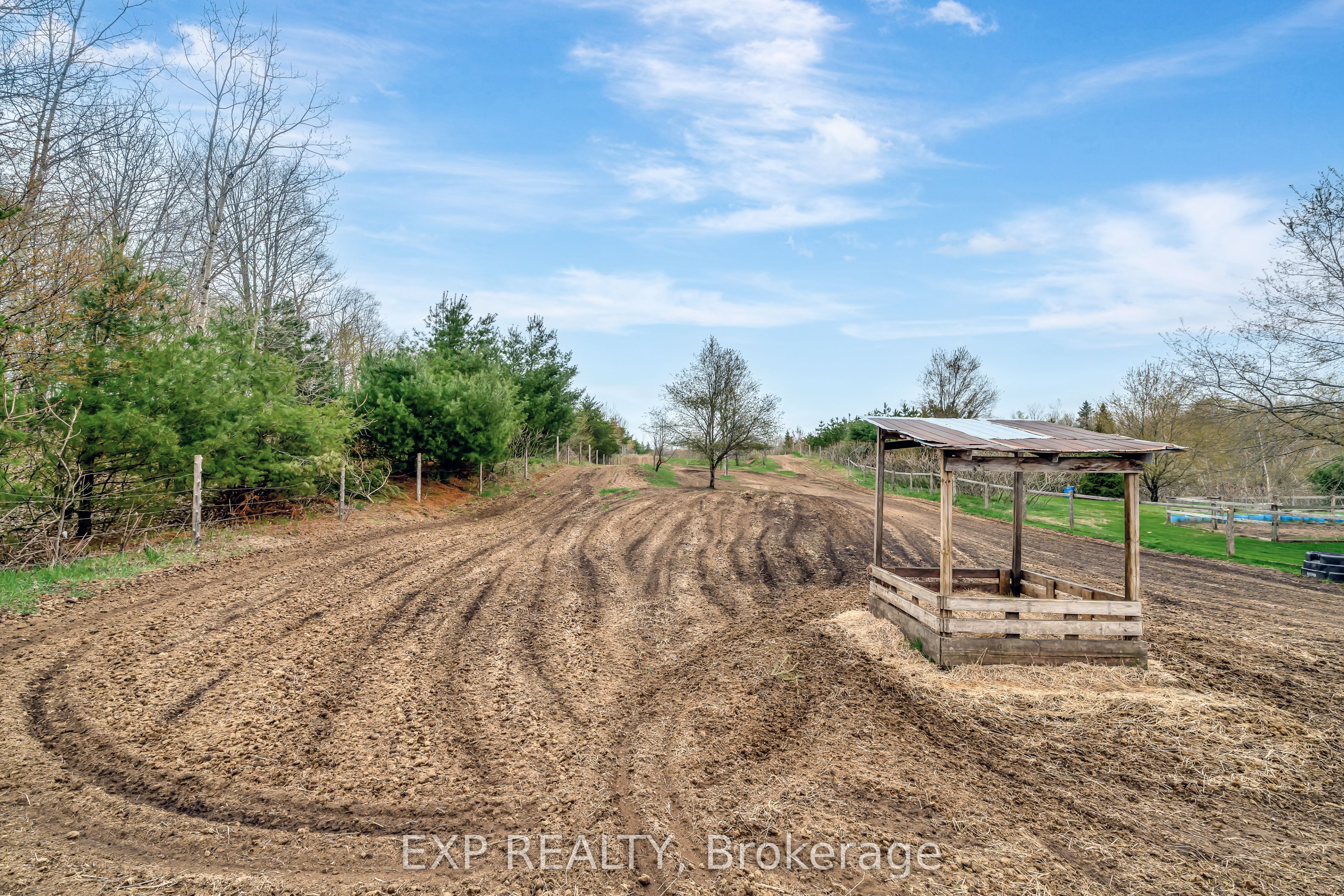 1469 Queensborough Road, Tweed Elzevir (Twp)