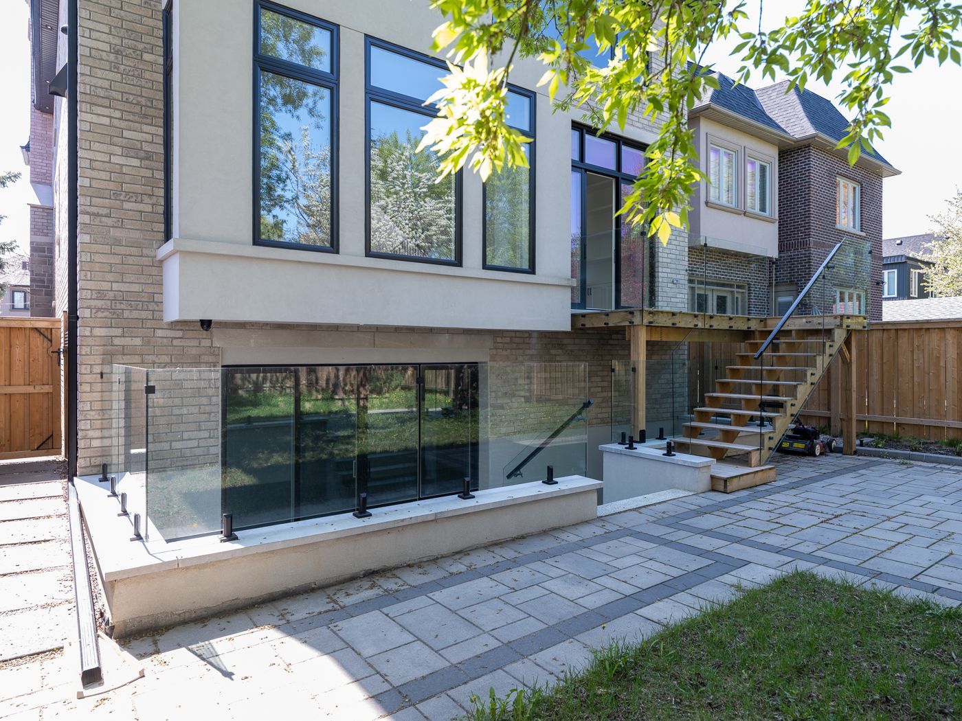 5 Graymar Avenue