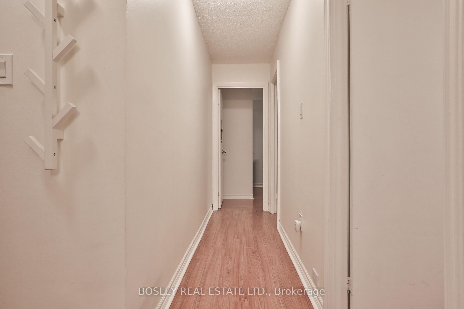 3 Bedrooms Condo at 1250 Mississauga Valley, Mississauga For sale