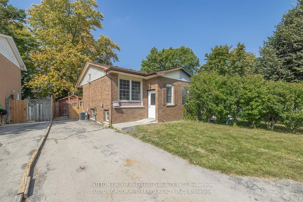1287 Sorrel Road London East, Ontario This property, located in a desirable neighborhood,, is being offered as a "Turn Key" operation with tenants in place on the remainder of a 1-year lease expiring January 31, 2026, and paying $1800 a month plus utilities. The property has undergone extensive upgrades over the past 12 months. Showings can be booked for Monday, Tuesday, Wednesday from 5:30-8:30 pm and Saturday at noon-6pm Photos are from 2024 prior to current tenant moving in.