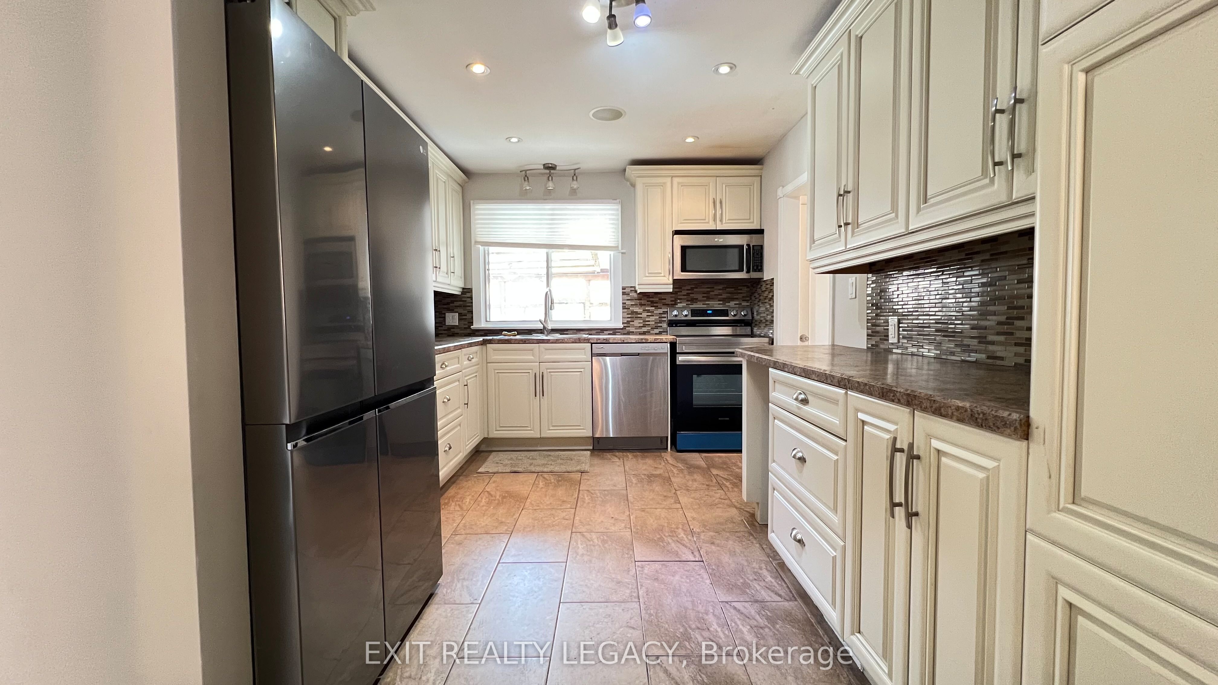 89 Bond Crescent