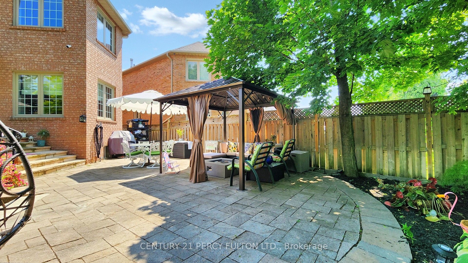 207 Shaftsbury Avenue