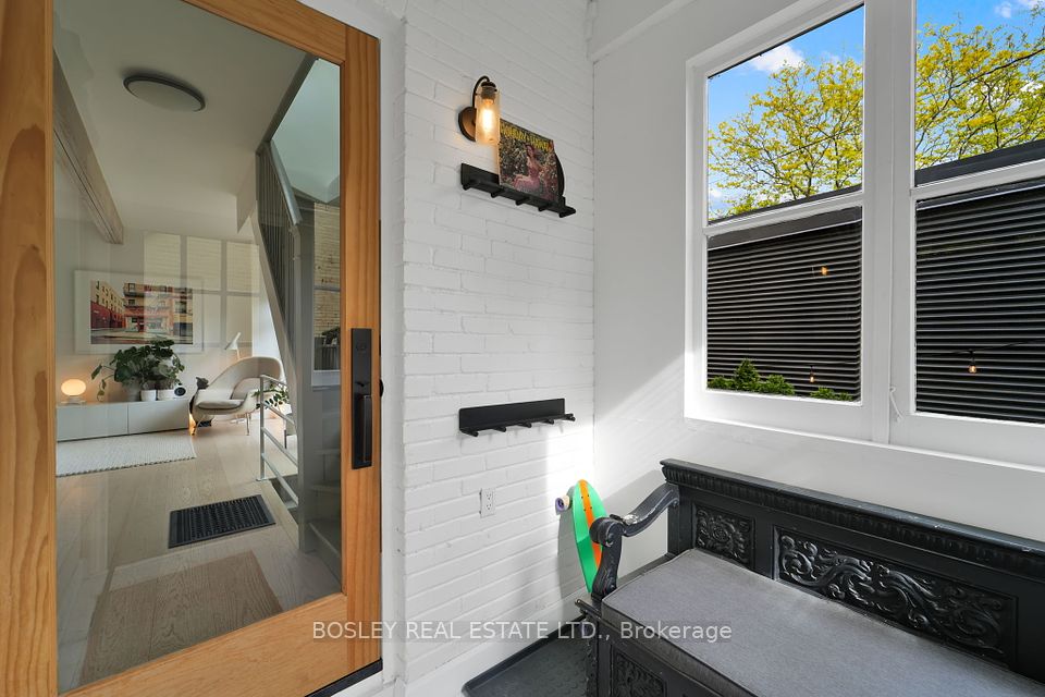 3 Virtue Street, Toronto, ON M6R 1C1