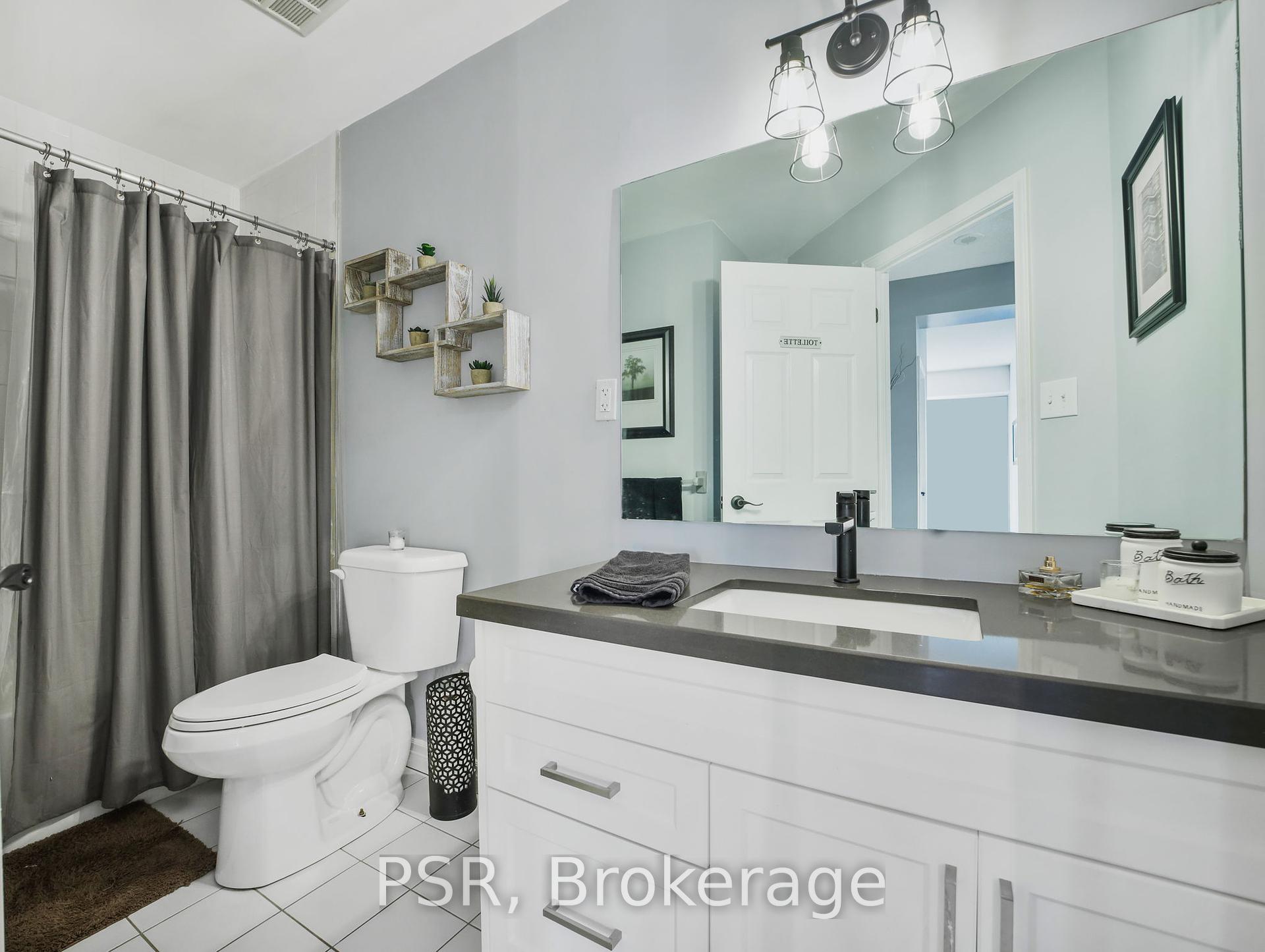 2 Bedrooms Condo at 67 Caroline,  Hamilton For sale