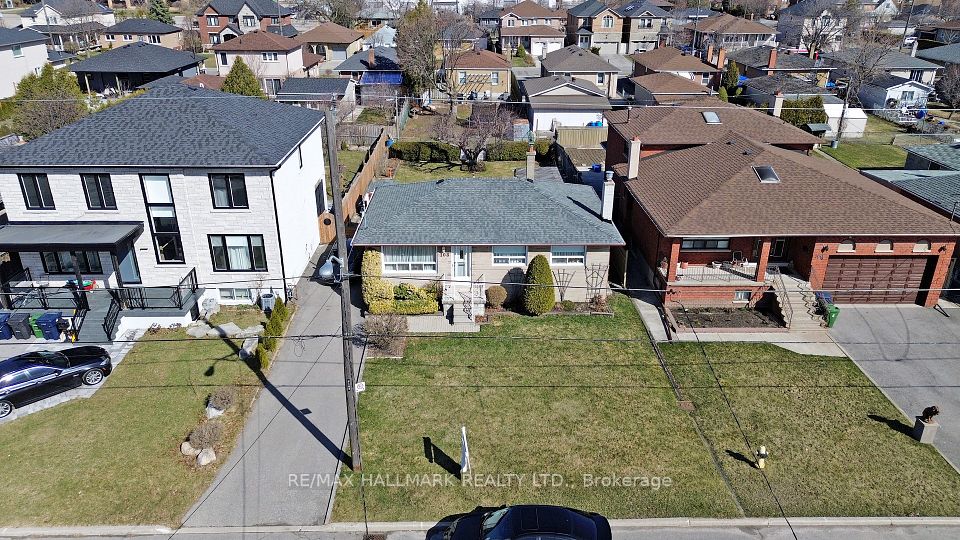 108 Plewes Road, Toronto, ON M3K 1K9