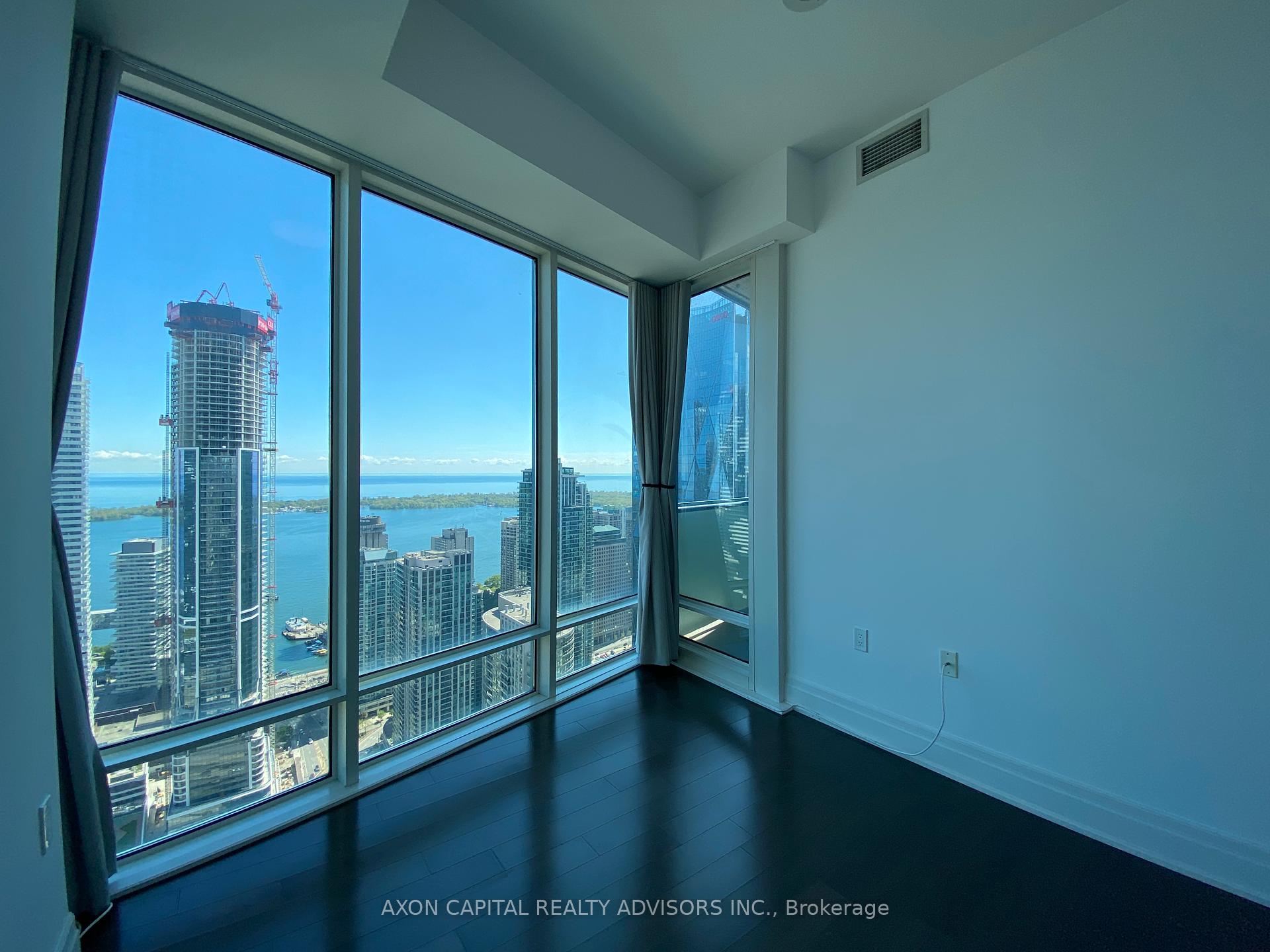 3 Bedrooms Condo at 8 The Esplanade, Toronto For sale