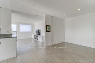 2 Bedrooms Condo at 175 Bamburgh, Toronto For sale