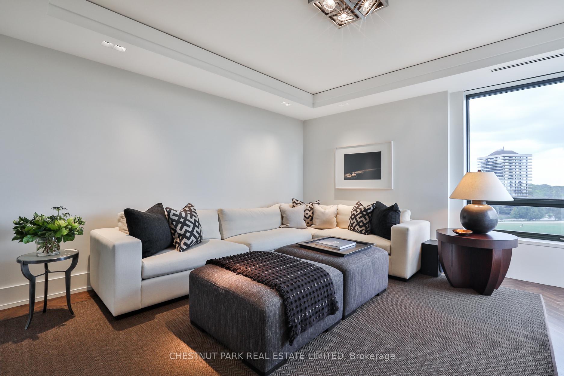 3 Bedrooms Condo at 33 Jackes,  Toronto For sale