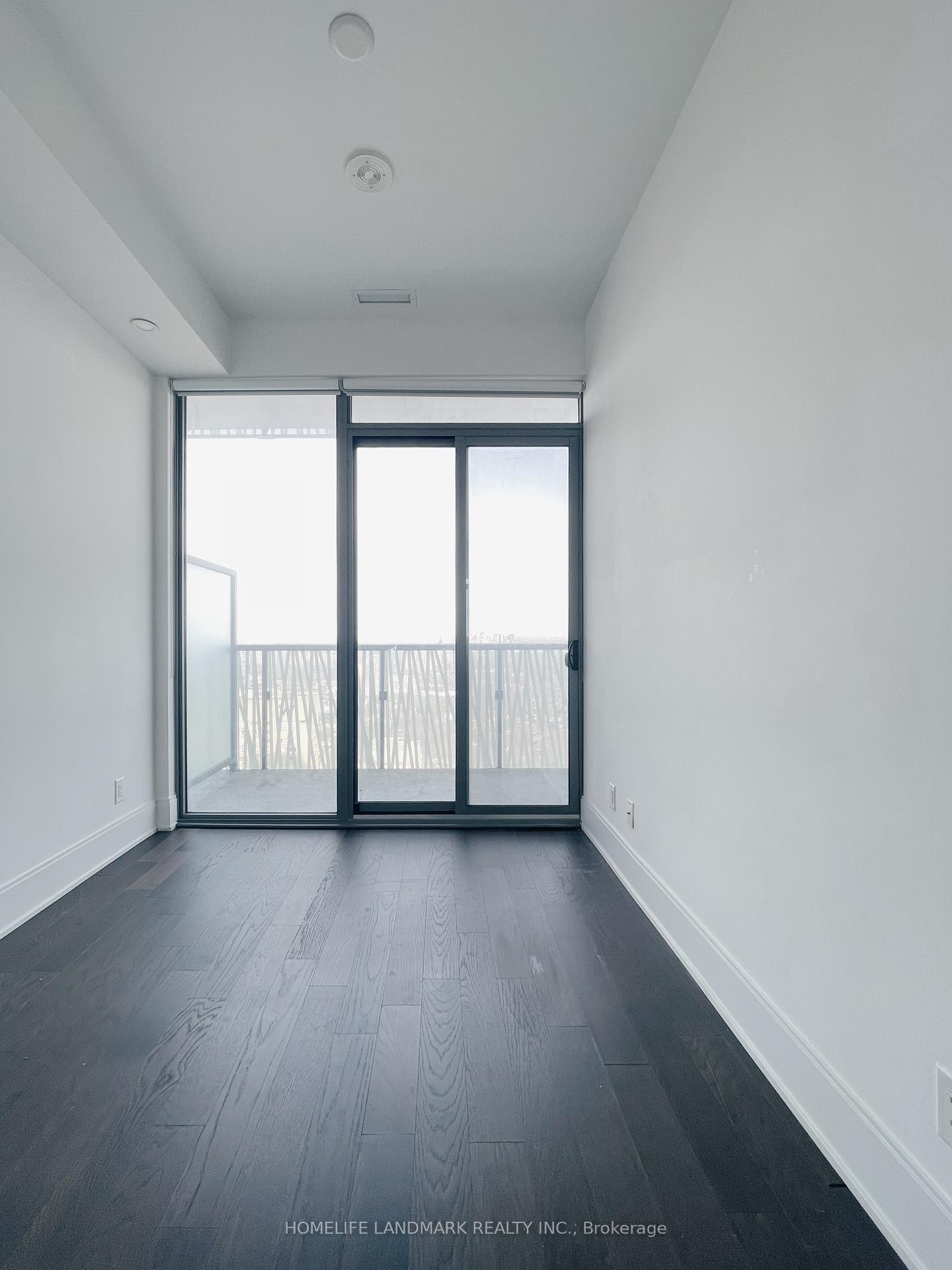 3 Bedrooms Condo at 50 Charles, Toronto For sale