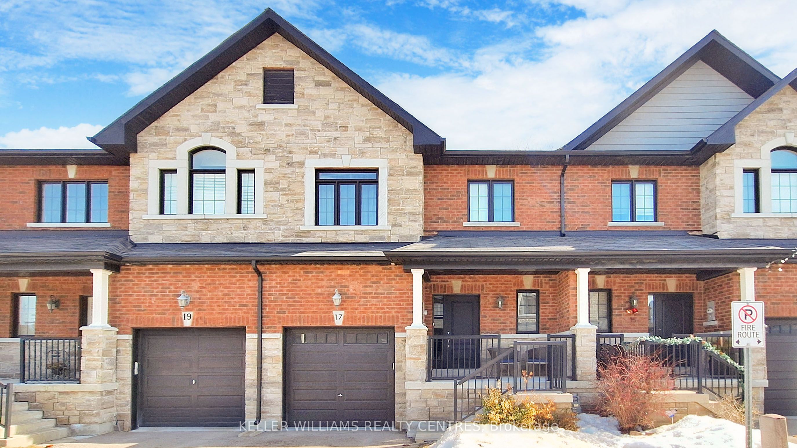 17 Charmuse Lane, East Gwillimbury, ON L9N 1A0