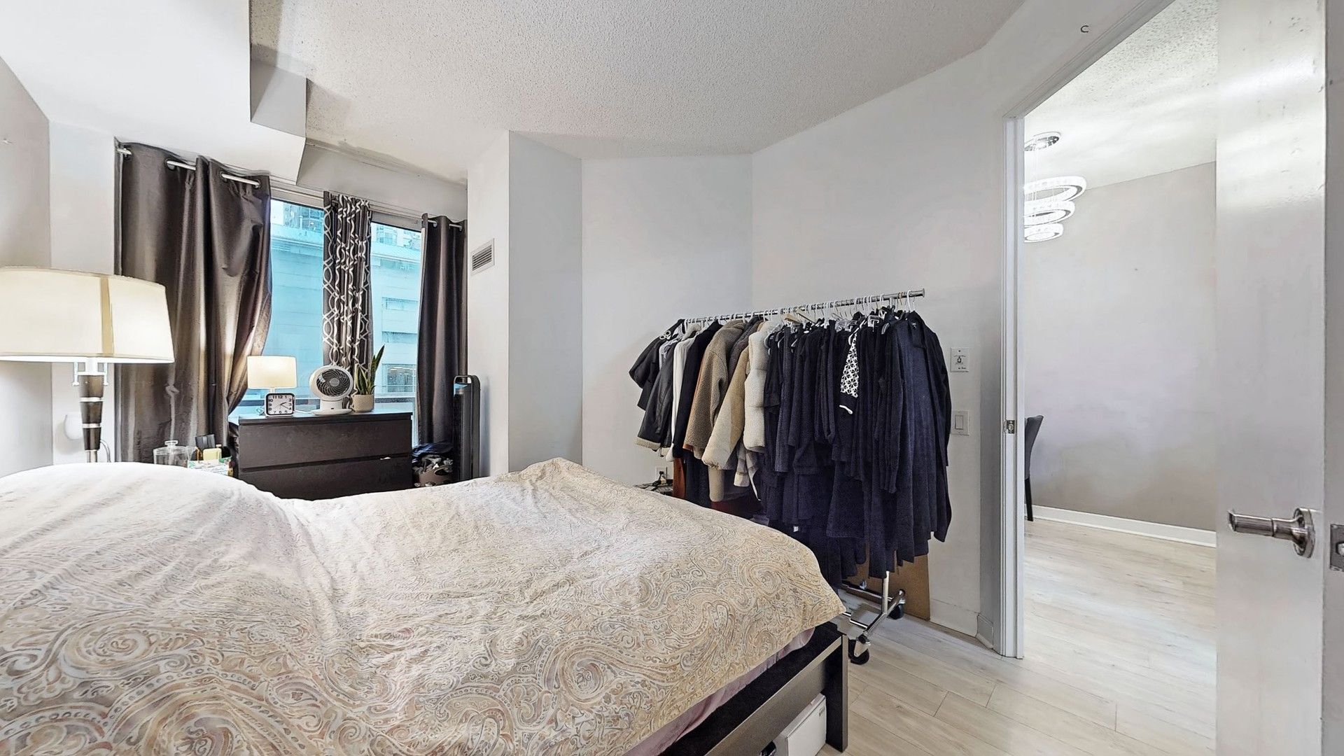 85 Bloor Street E 903
